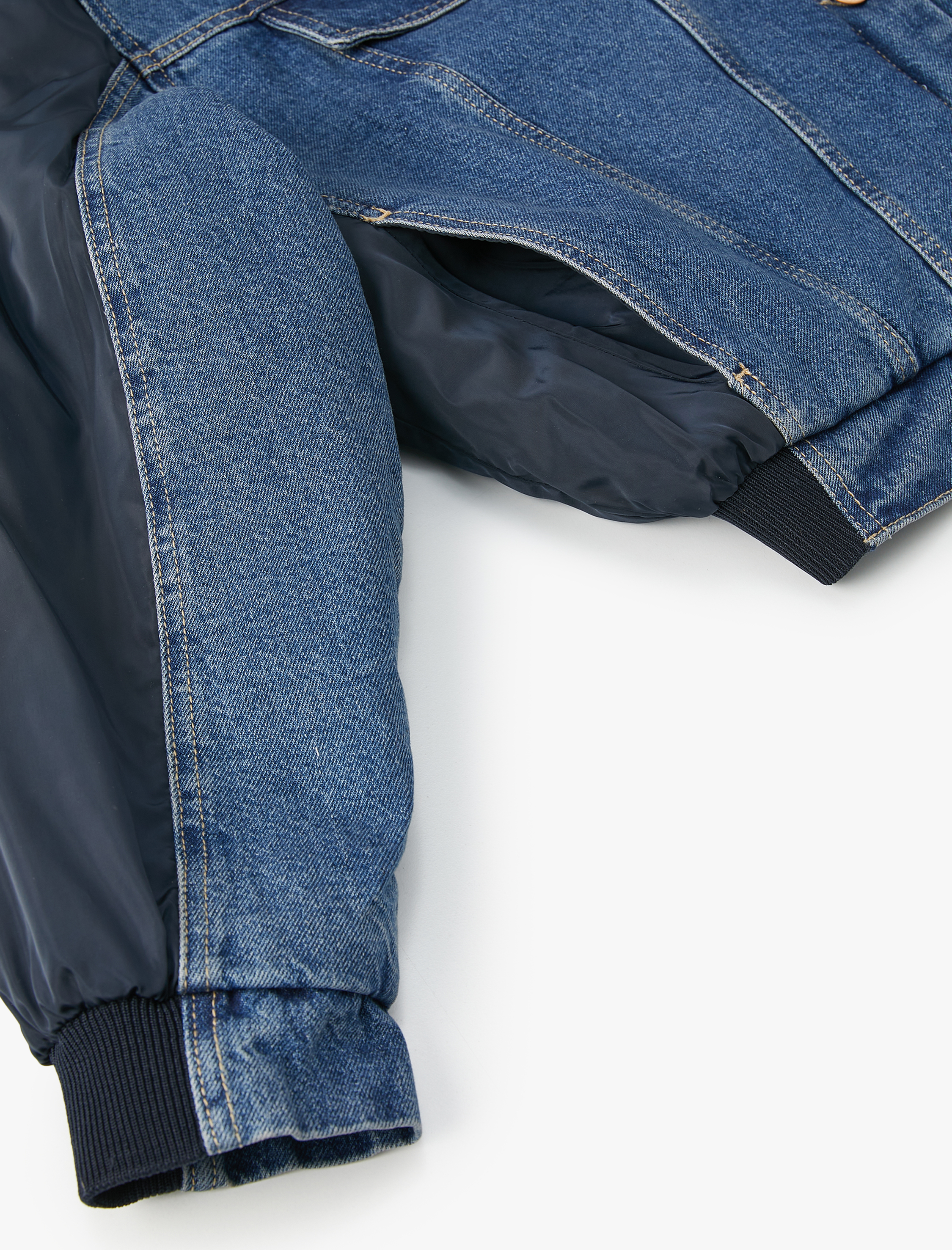   Kot Ceket Paraşüt Kumaş Detaylı Astarlı Renk Kontrastlı Kapaklı Cepli