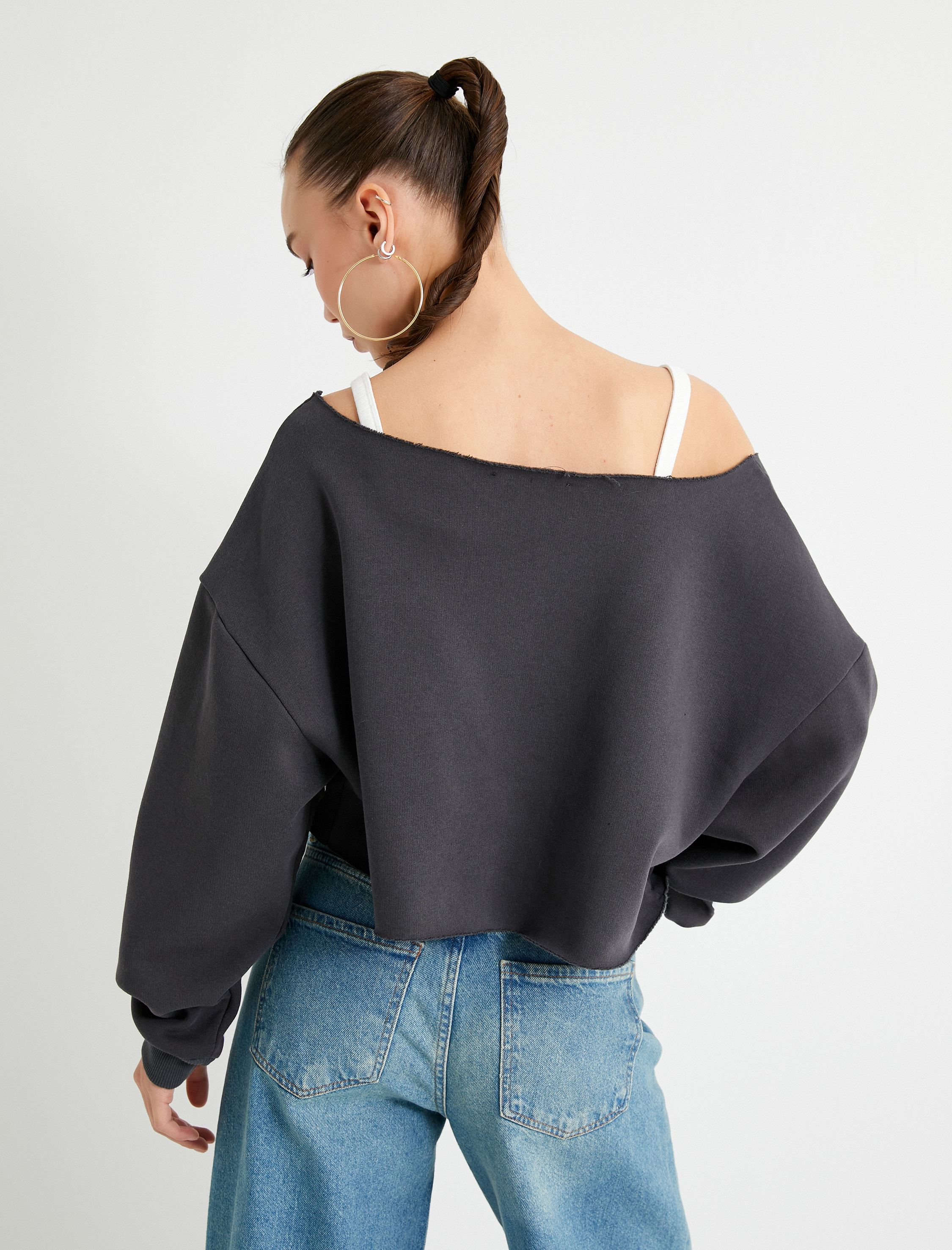   Şardonlu Crop Kolej Sweatshirt Kayık Yaka Baskılı Uzun Kollu