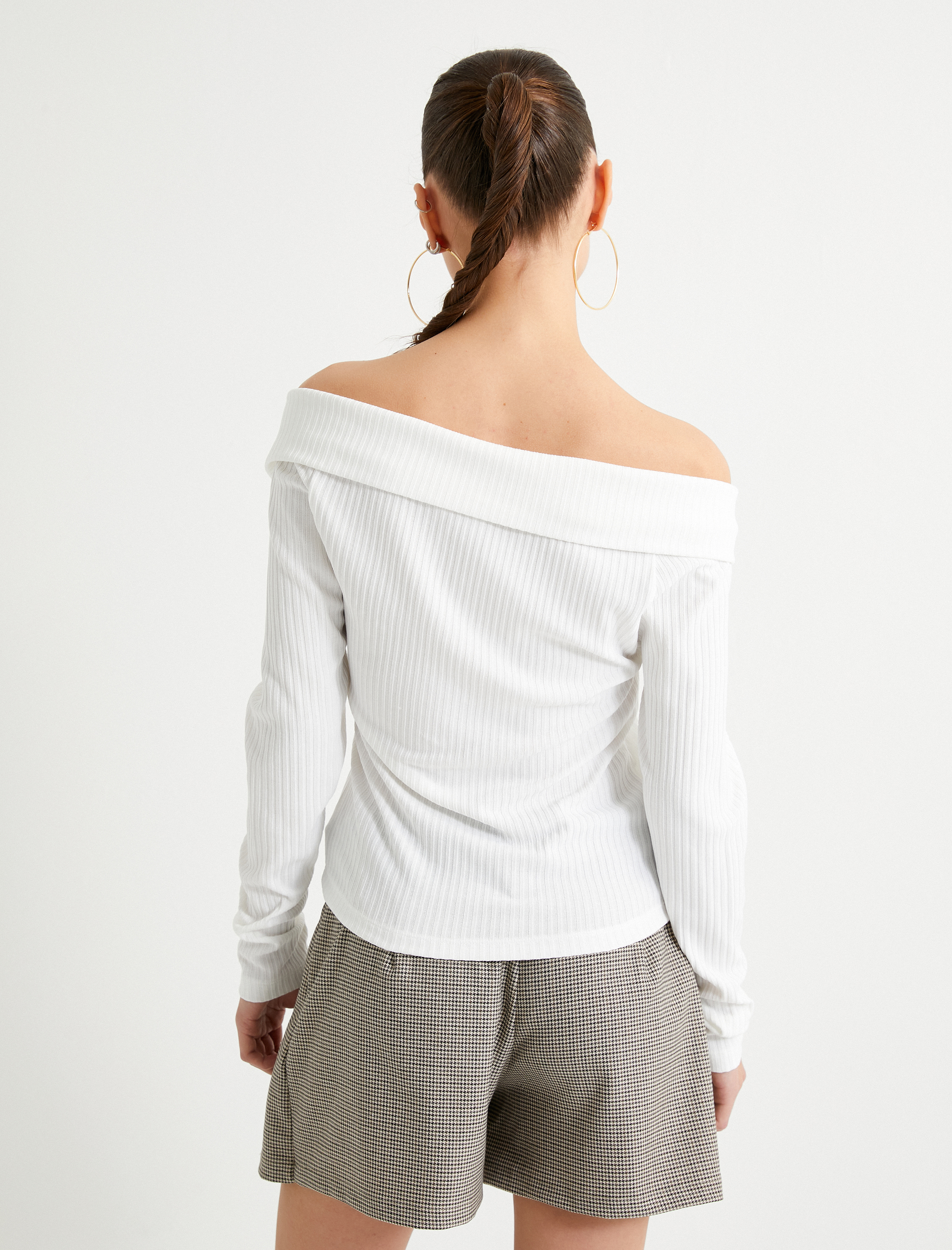   Madonna Yaka Omzu Açık Tişört Fermuarlı Uzun Kollu