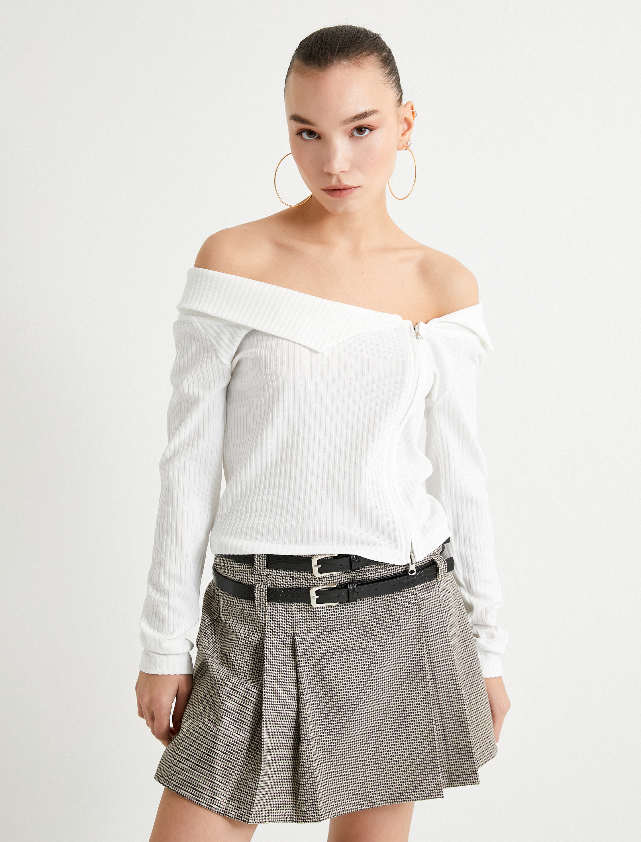   Madonna Yaka Omzu Açık Tişört Fermuarlı Uzun Kollu