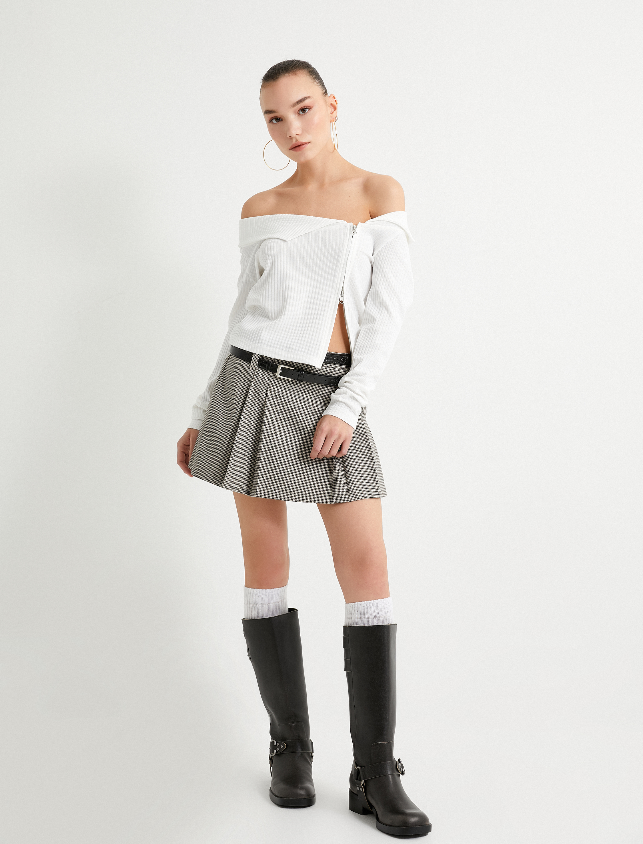   Madonna Yaka Omzu Açık Tişört Fermuarlı Uzun Kollu