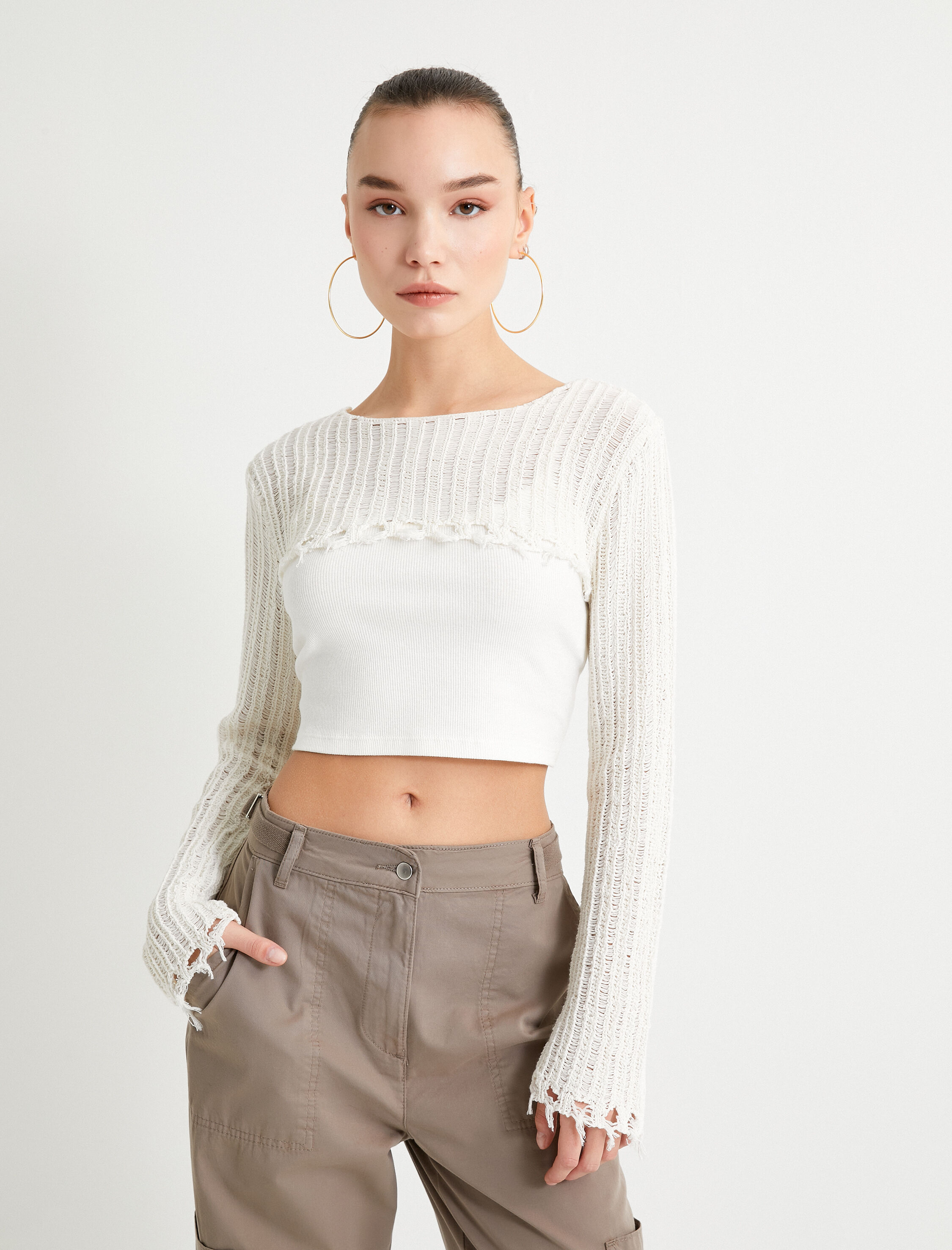   Yıpratılmış Ajurlu Crop Kazak Uzun Kollu Yuvarlak Yaka