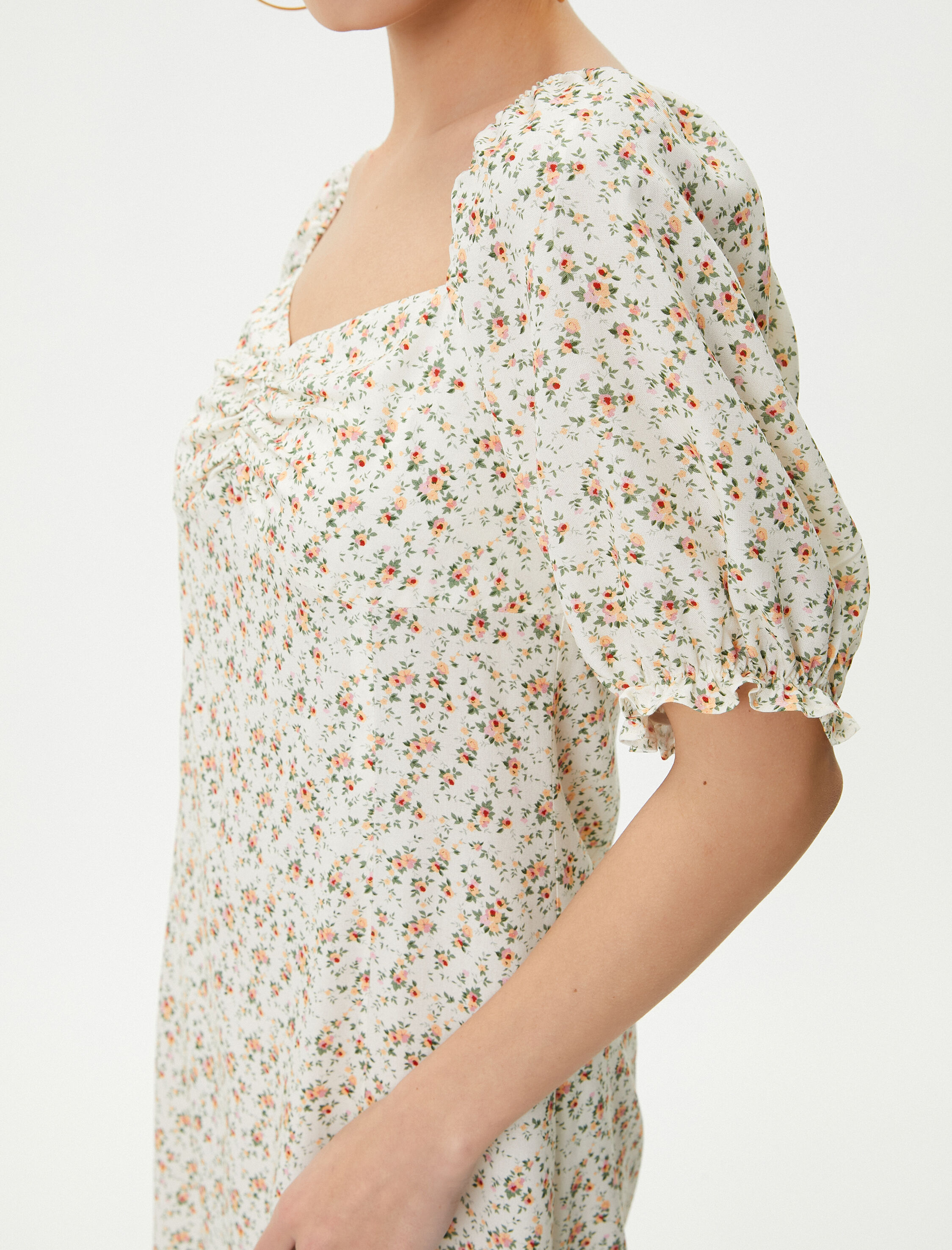   Mini Çiçekli Elbise Kısa Balon Kol Viskoz Kumaş