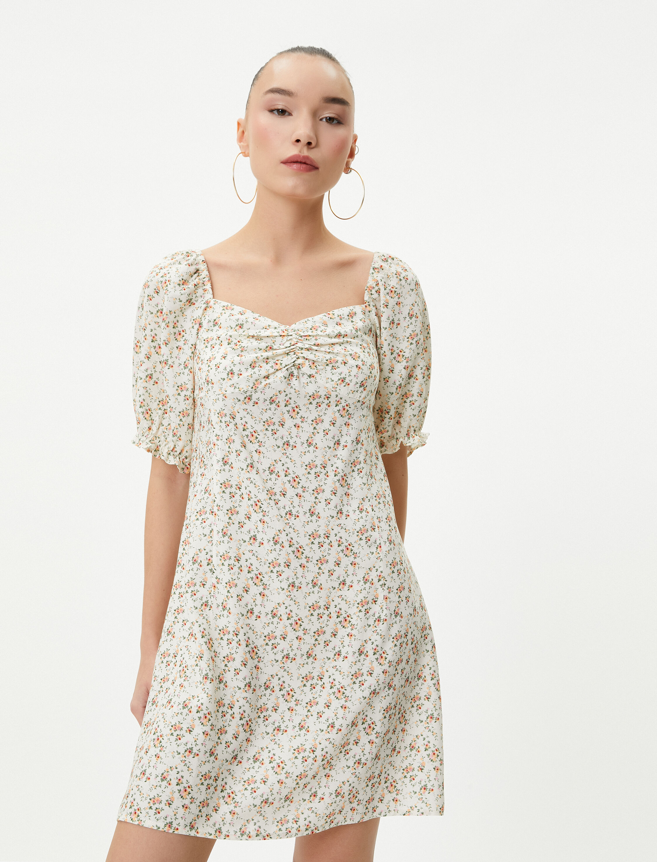   Mini Çiçekli Elbise Kısa Balon Kol Viskoz Kumaş