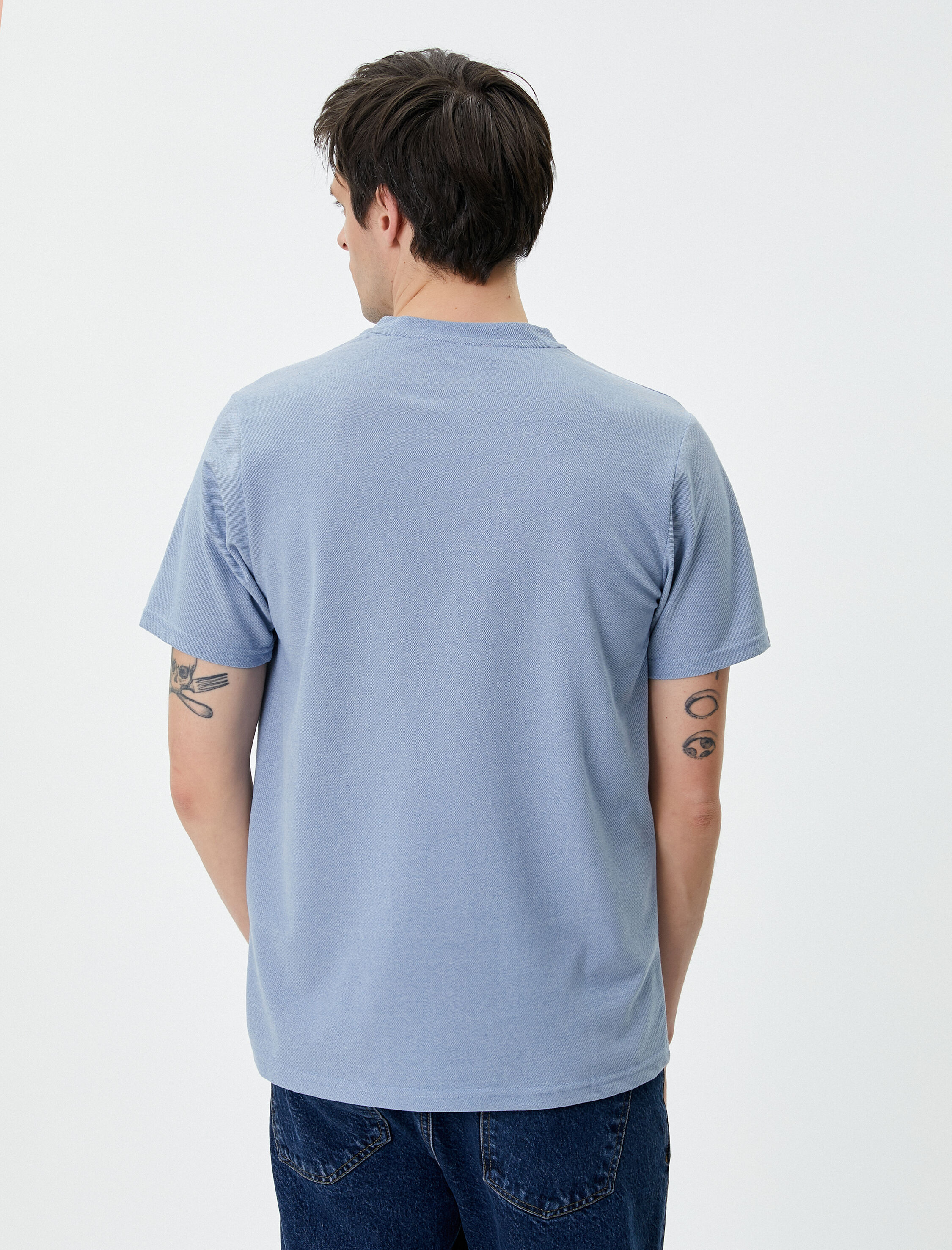   Bisiklet Yaka Tişört Cep Detaylı Kısa Kollu Dokulu