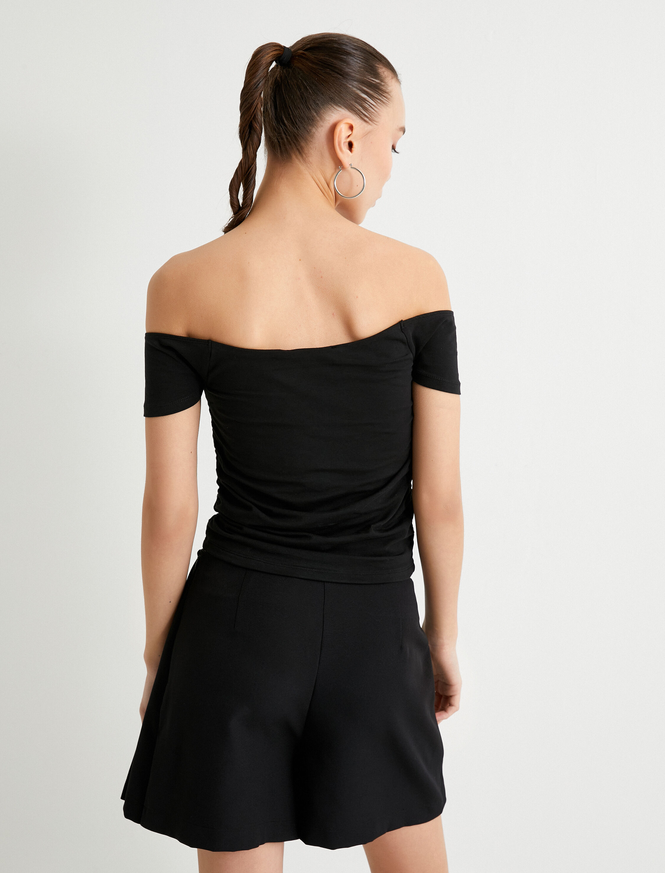   Madonna Yaka Omzu Açık Tişört Drape Detaylı Kısa Kollu Pamuklu