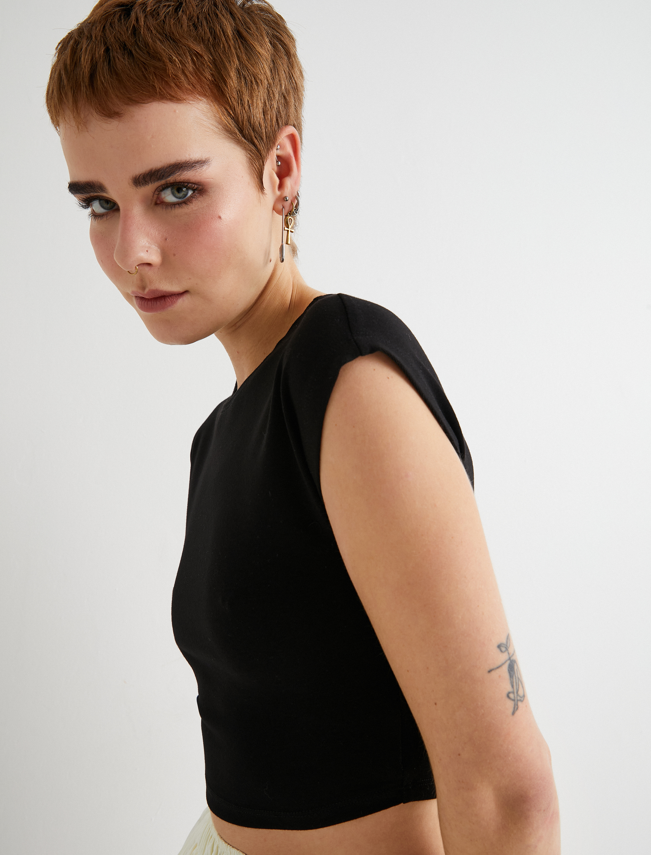   Basic Modal Tişört Slim Fit Ribanalı Kısa Kollu Bisiklet Yaka