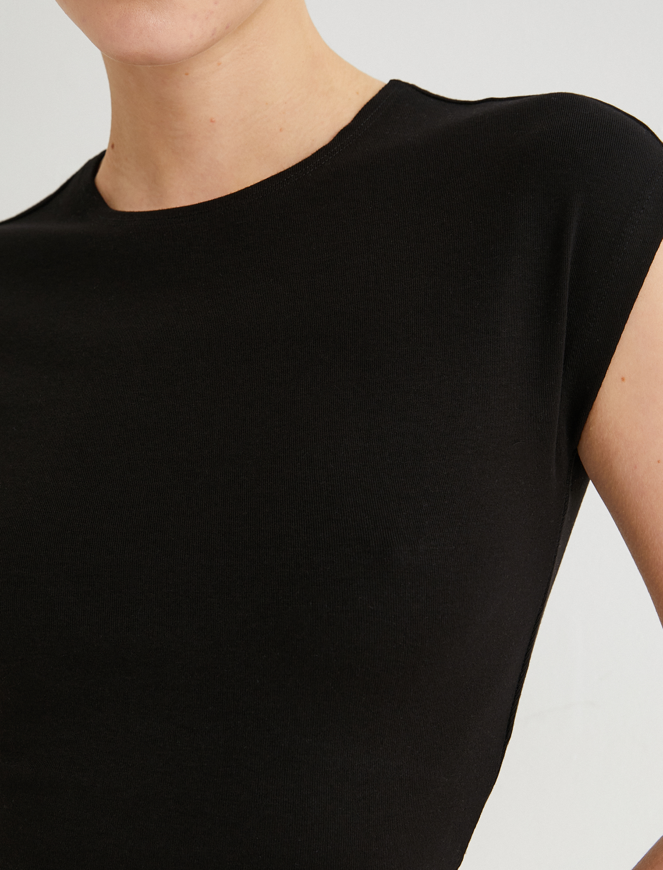   Basic Modal Tişört Slim Fit Ribanalı Kısa Kollu Bisiklet Yaka