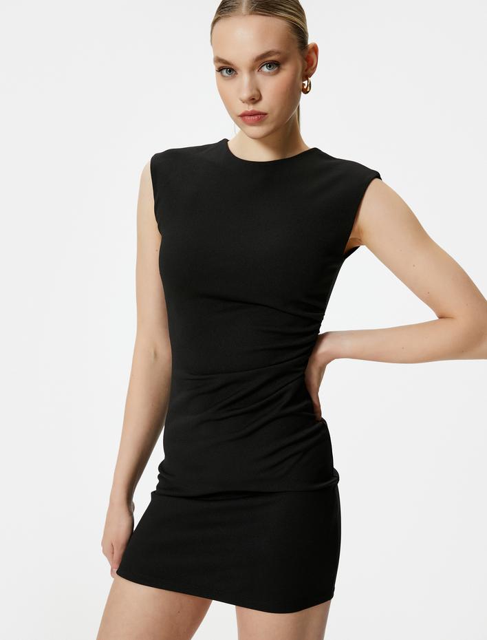  Mini Elbise Kolsuz Drapeli