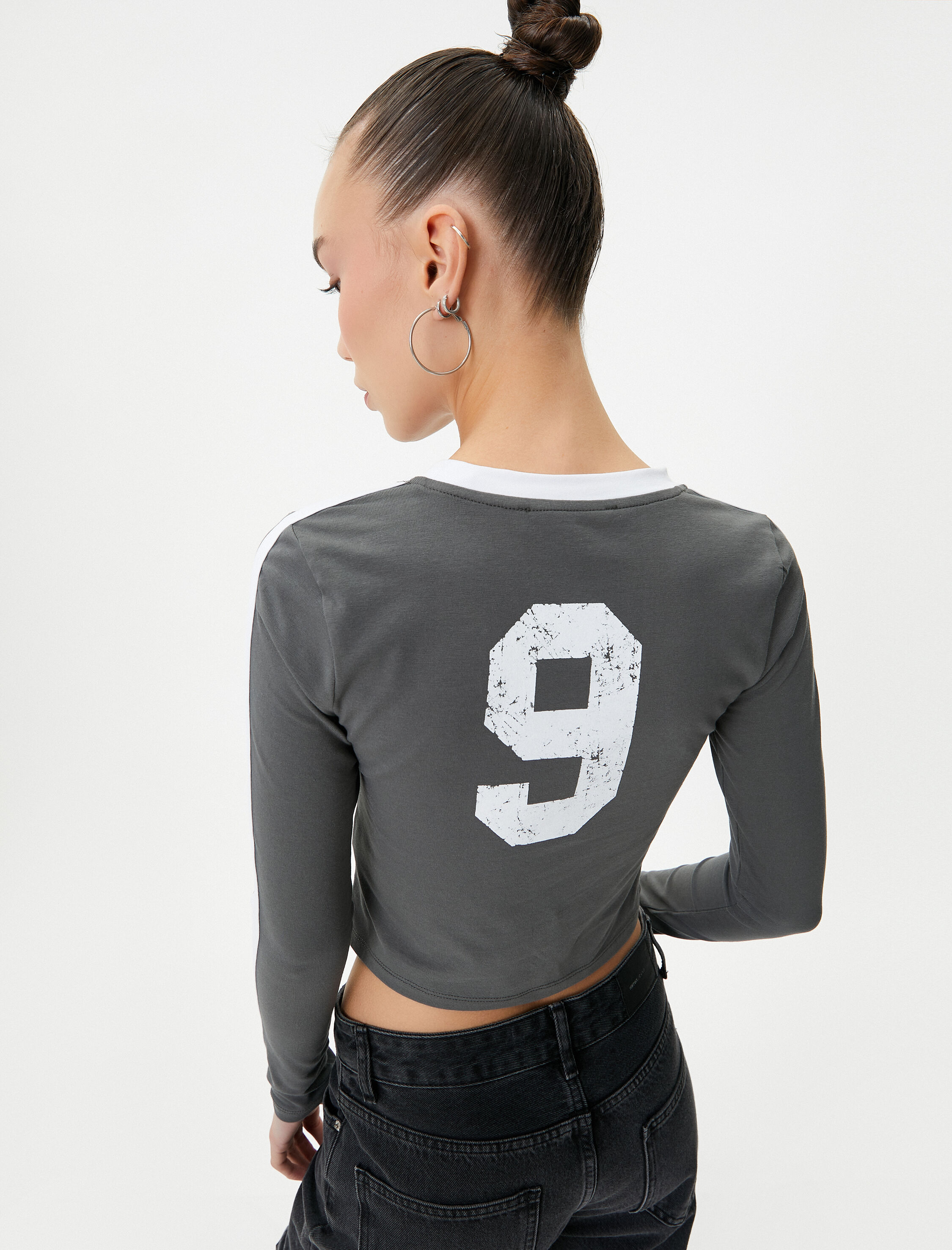   Crop Uzun Kollu Tişört Arkası Rakam Baskılı Çizgili Bisiklet Yaka Pamuklu