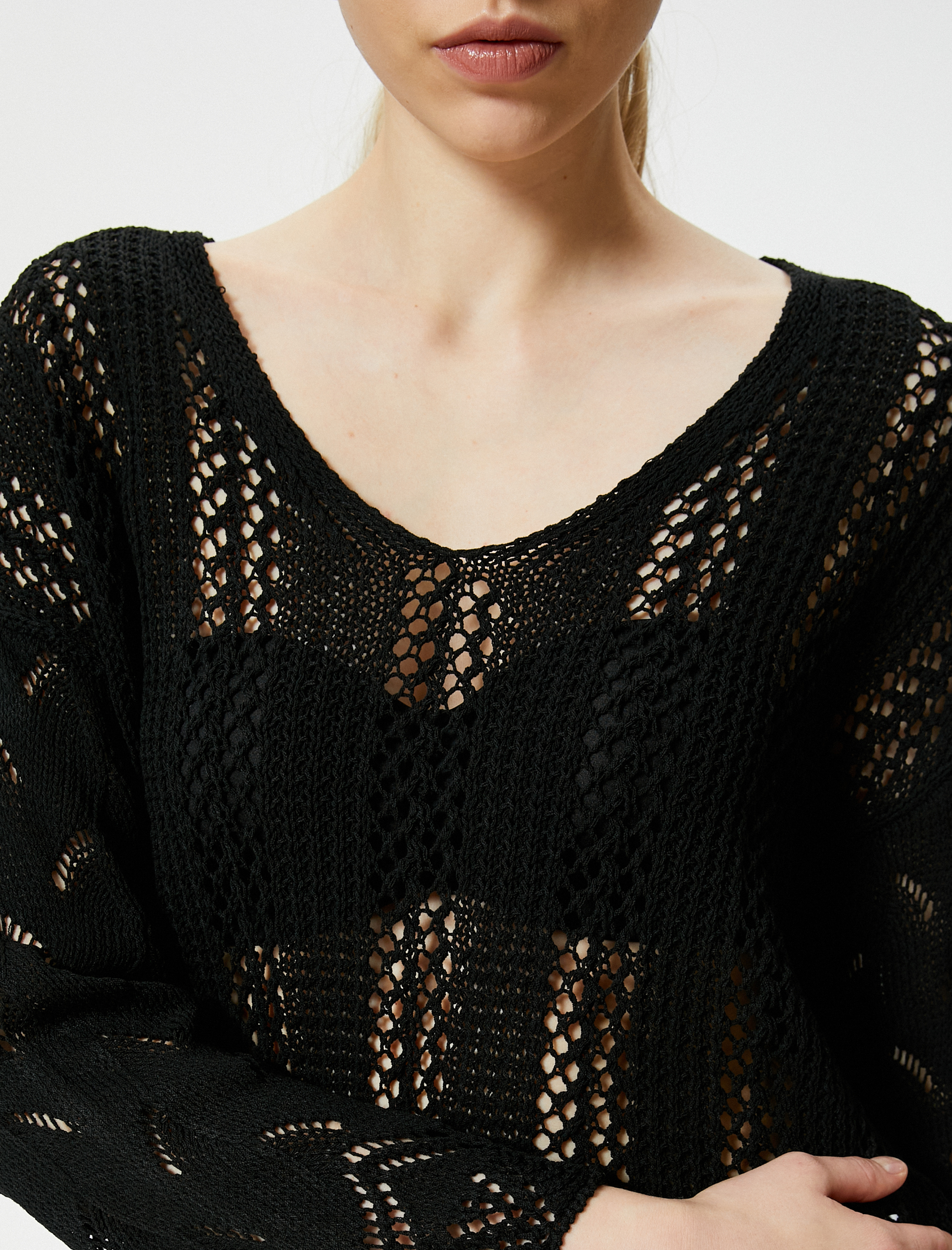   Ajurlu Kazak Uzun Kollu V Yaka