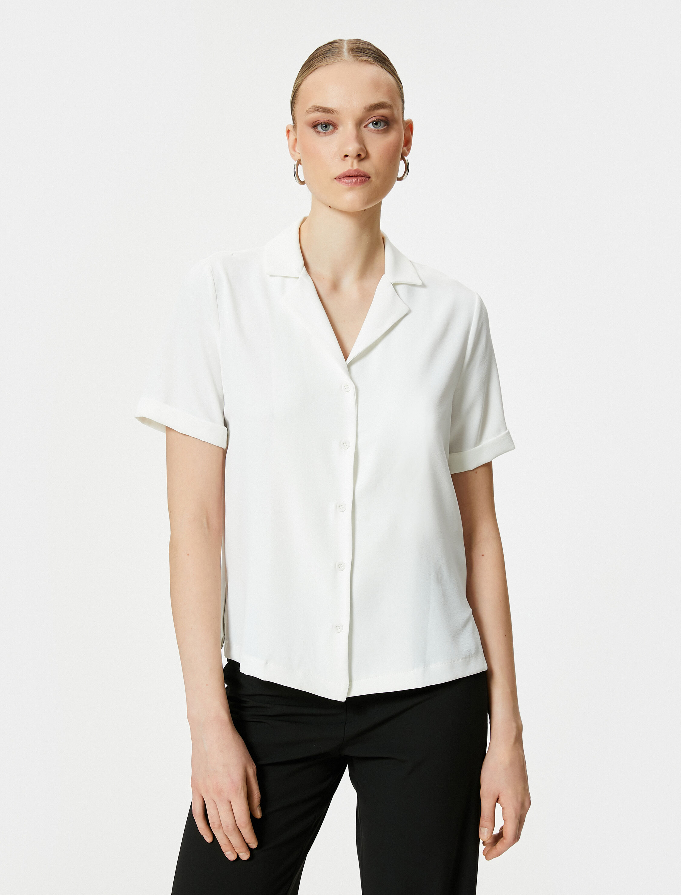   Kısa Kollu Gömlek Dokulu Düğmeli Klasik Yaka