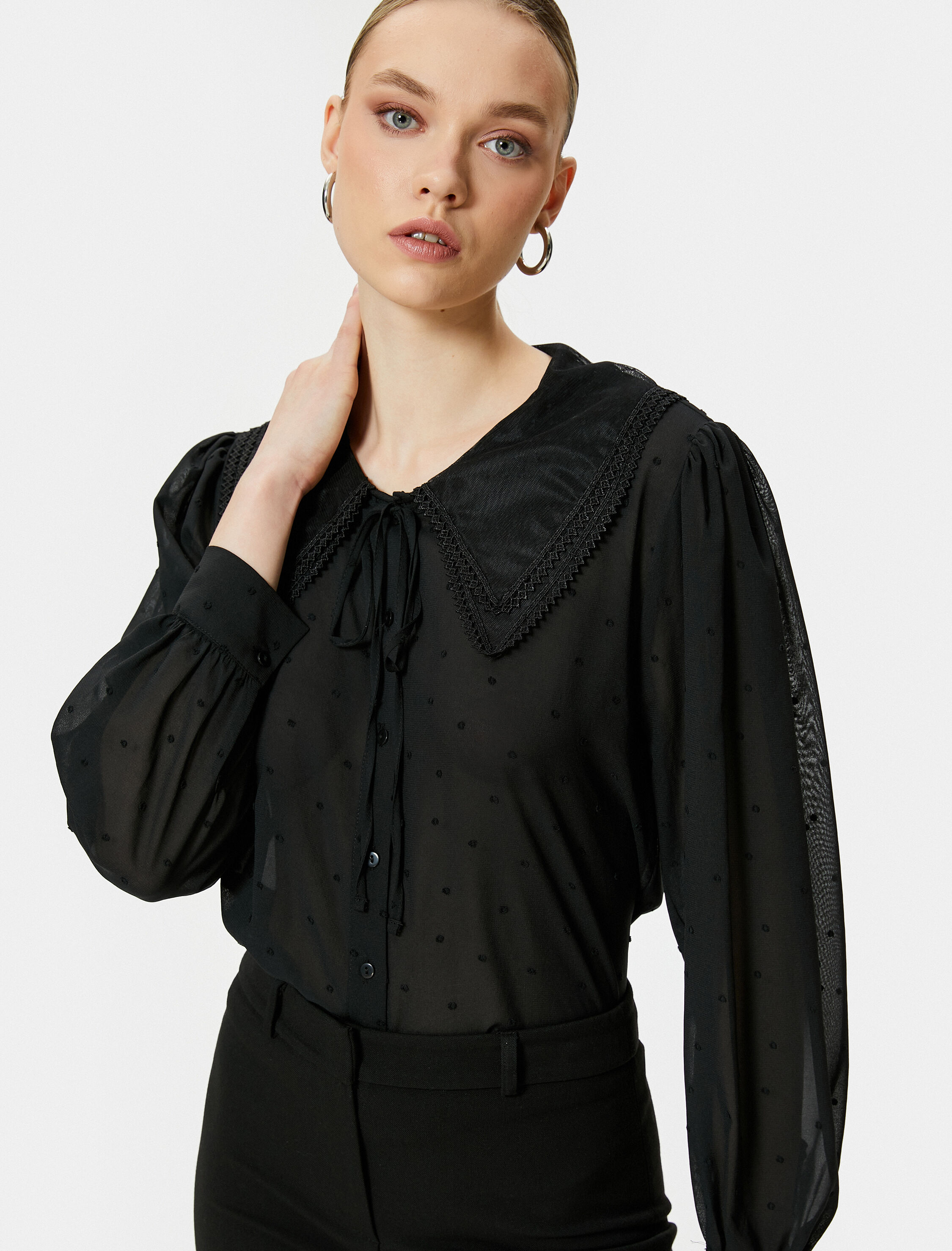   Şifon Gömlek Bebe Yaka Balon Kollu Dokulu Düğmeli