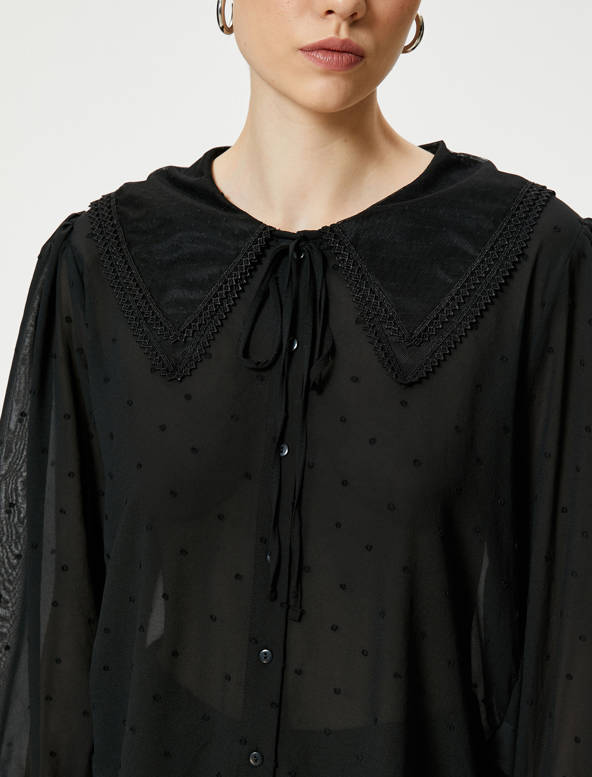   Şifon Gömlek Bebe Yaka Balon Kollu Dokulu Düğmeli