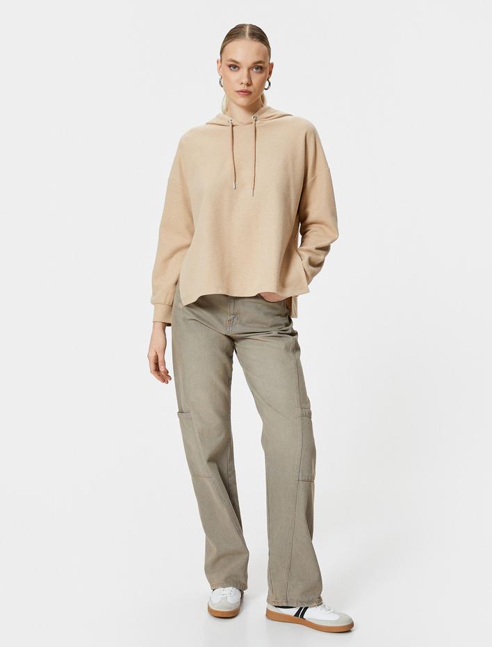  Kapşonlu Sweatshirt Yanları Yırtmaçlı Standart Kesim