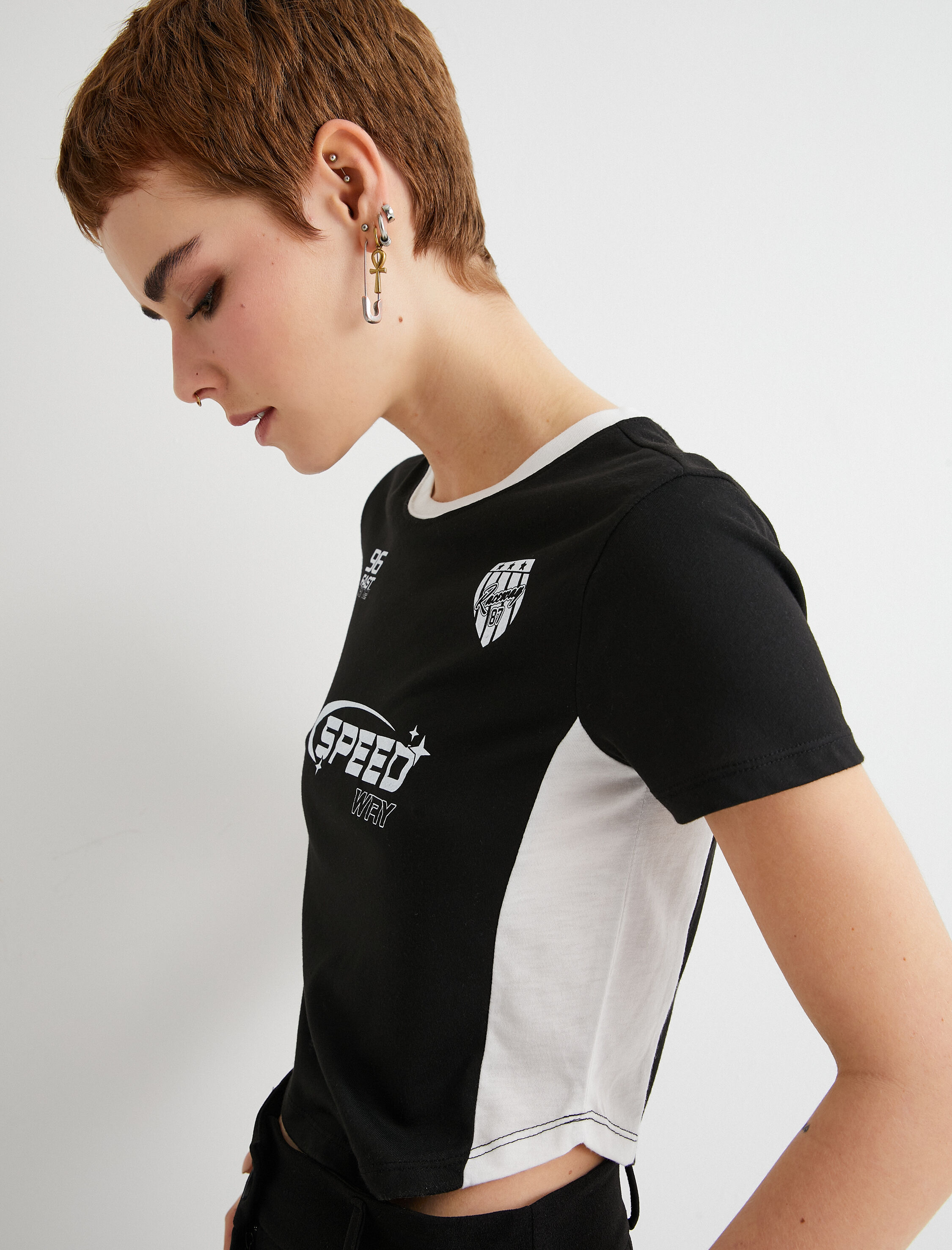 Koton Kadın Crop T-shirt Renk Bloklu Kısa Kollu Bisiklet Yaka