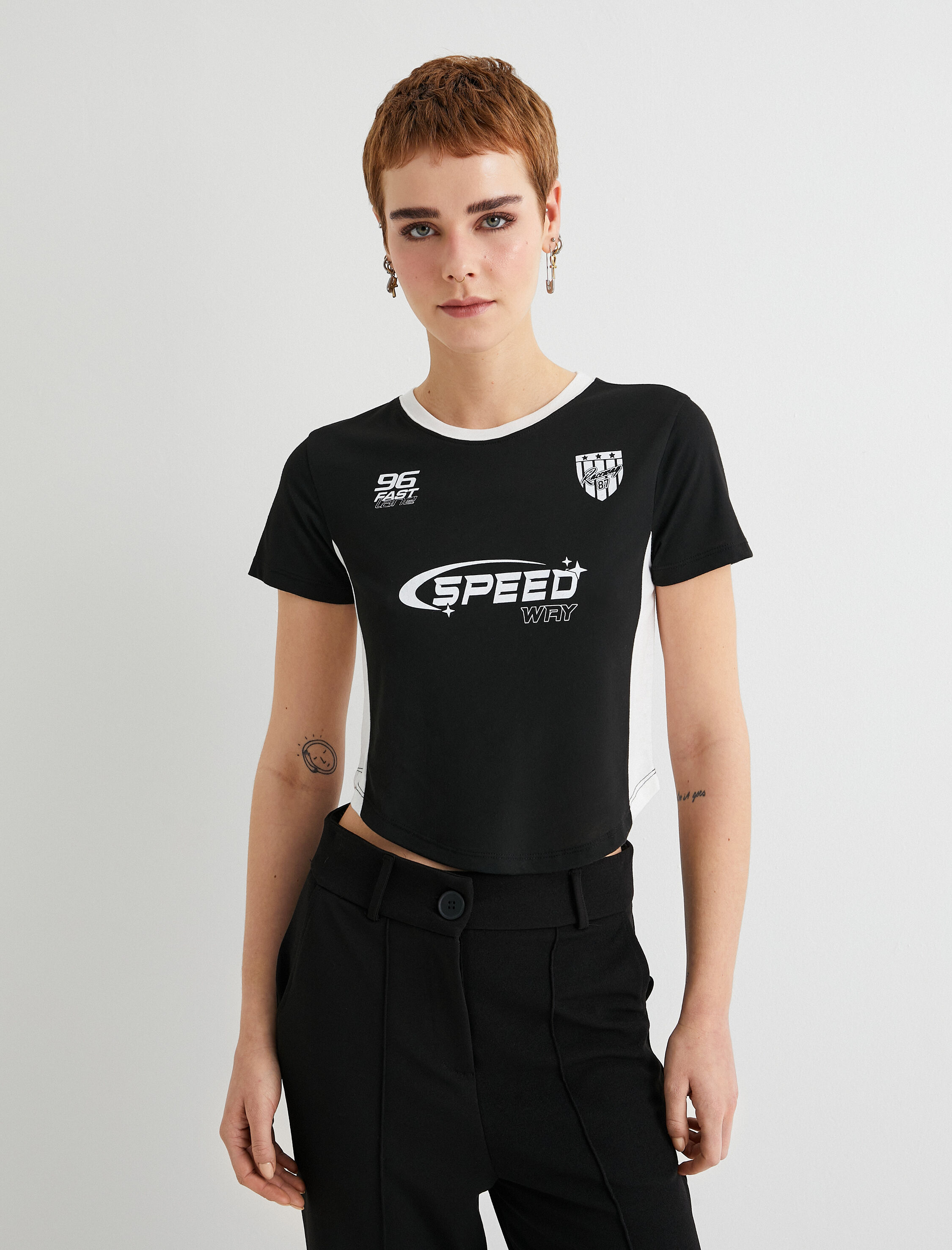   Crop Tişört Renk Bloklu Kısa Kollu Bisiklet Yaka