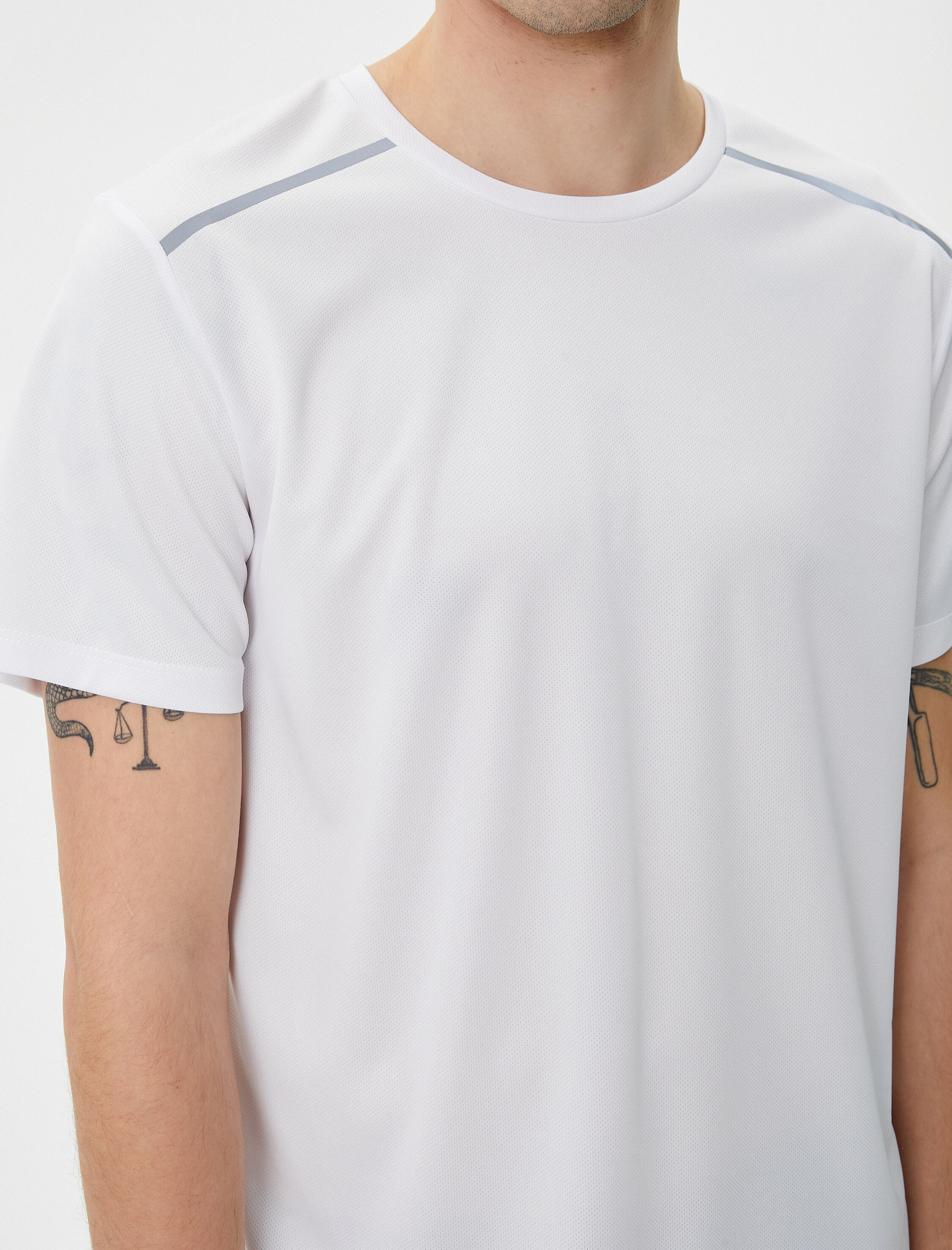   Spor Tişört Şerit Detaylı Bisiklet Yaka Kısa Kollu