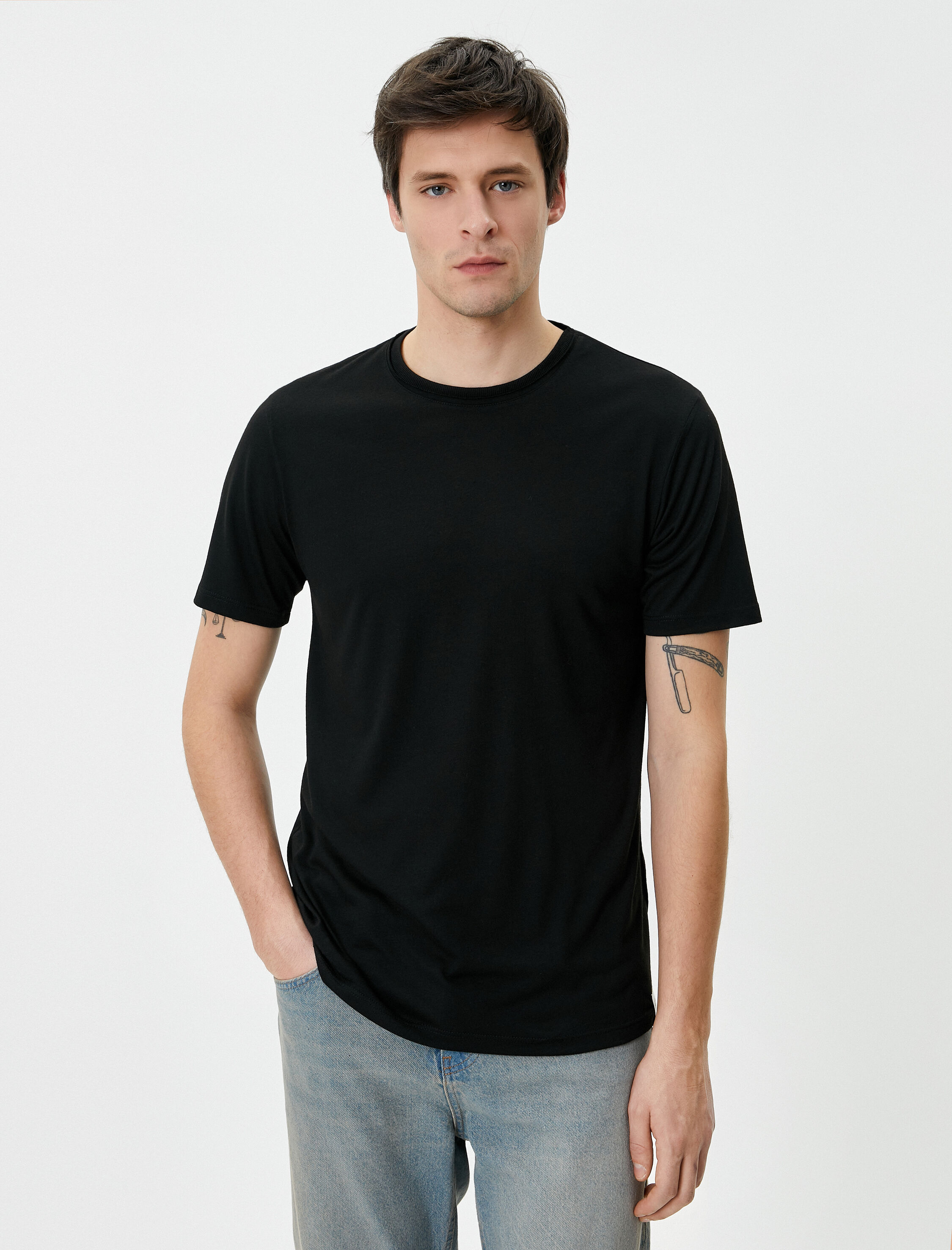   Basic Tişört Kısa Kollu Bisiklet Yaka Slim Fit