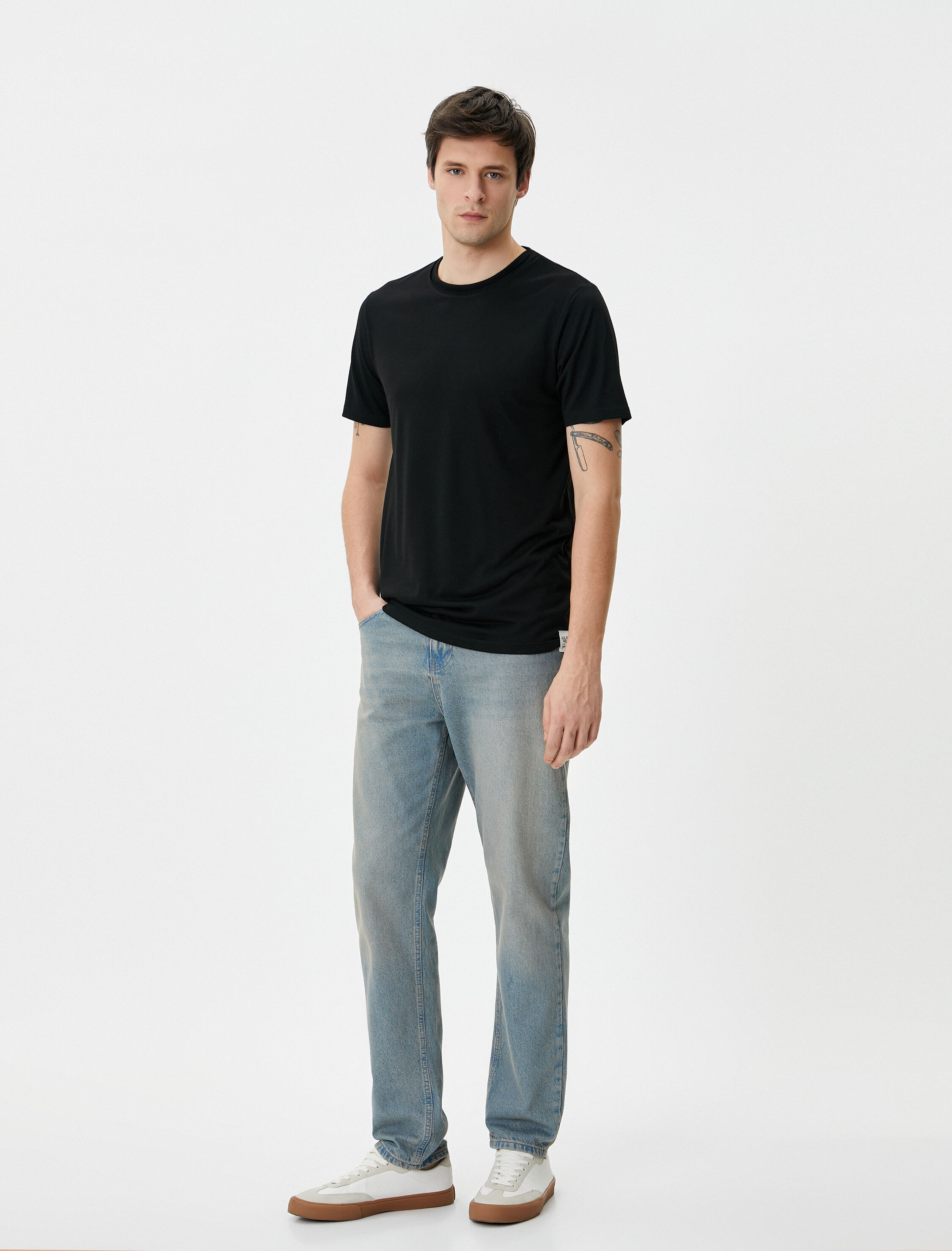   Basic Tişört Kısa Kollu Bisiklet Yaka Slim Fit