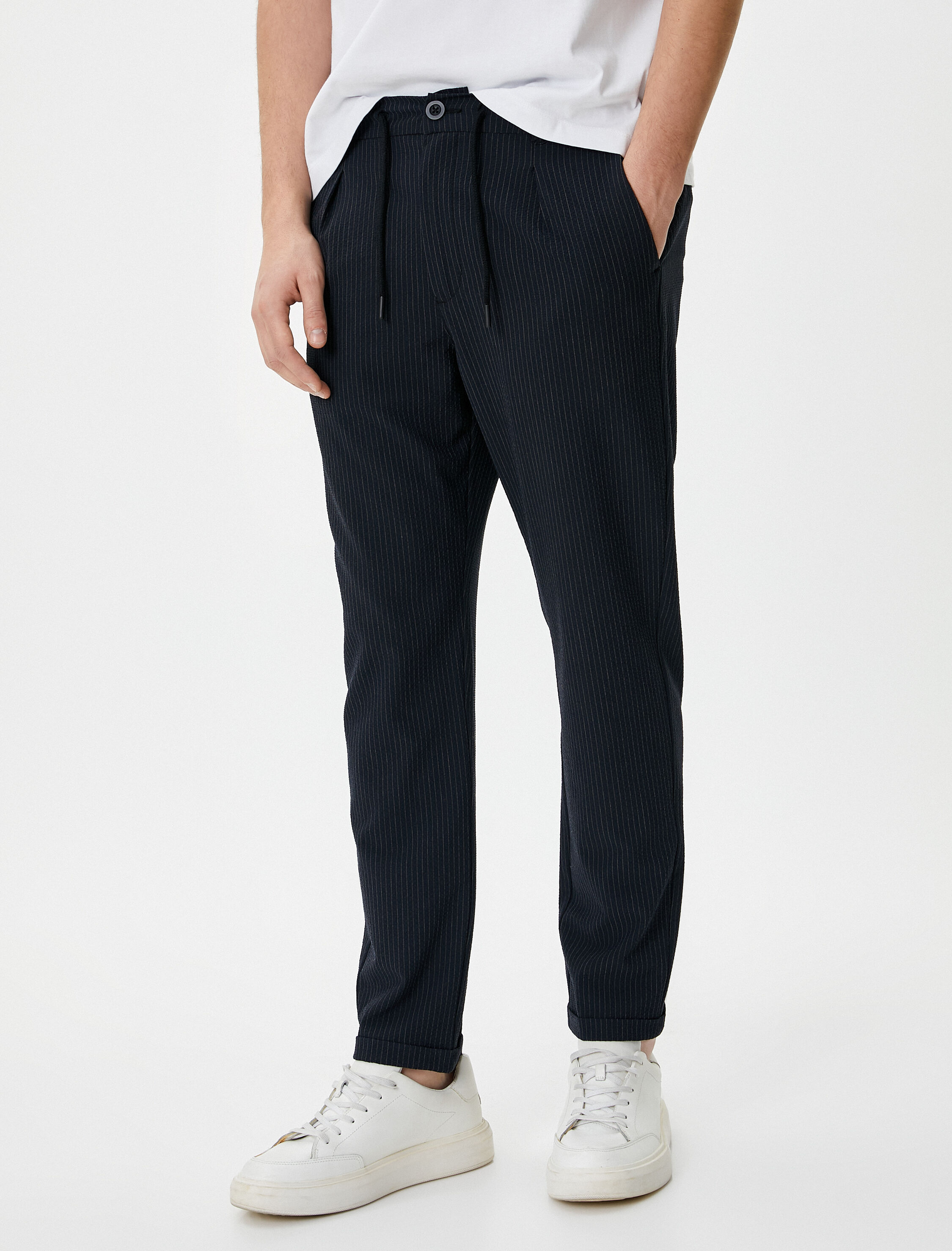   Kumaş Pantolon Beli Bağcıklı Dar Kesim Cep Detaylı