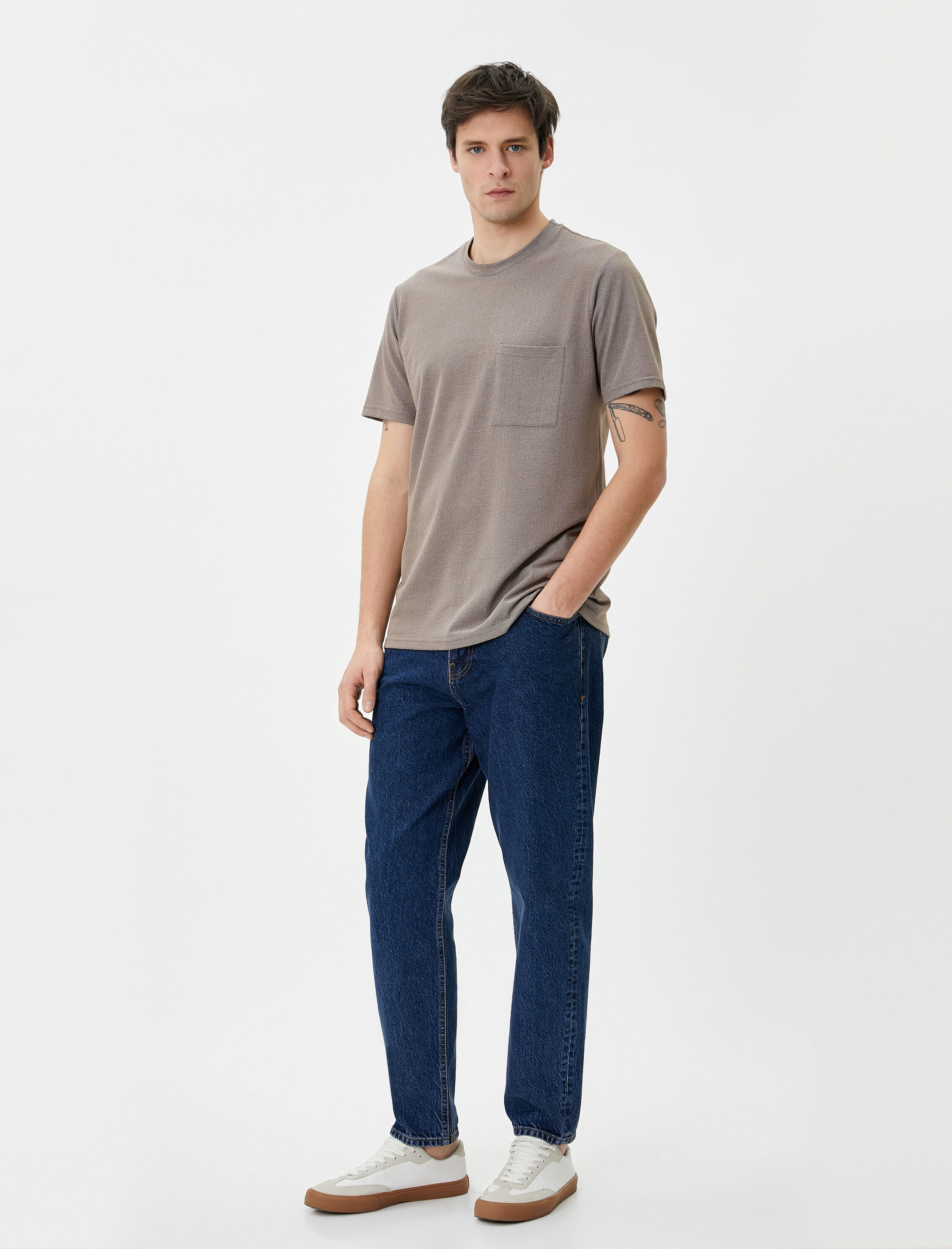   Bisiklet Yaka Tişört Cep Detaylı Kısa Kollu Dokulu