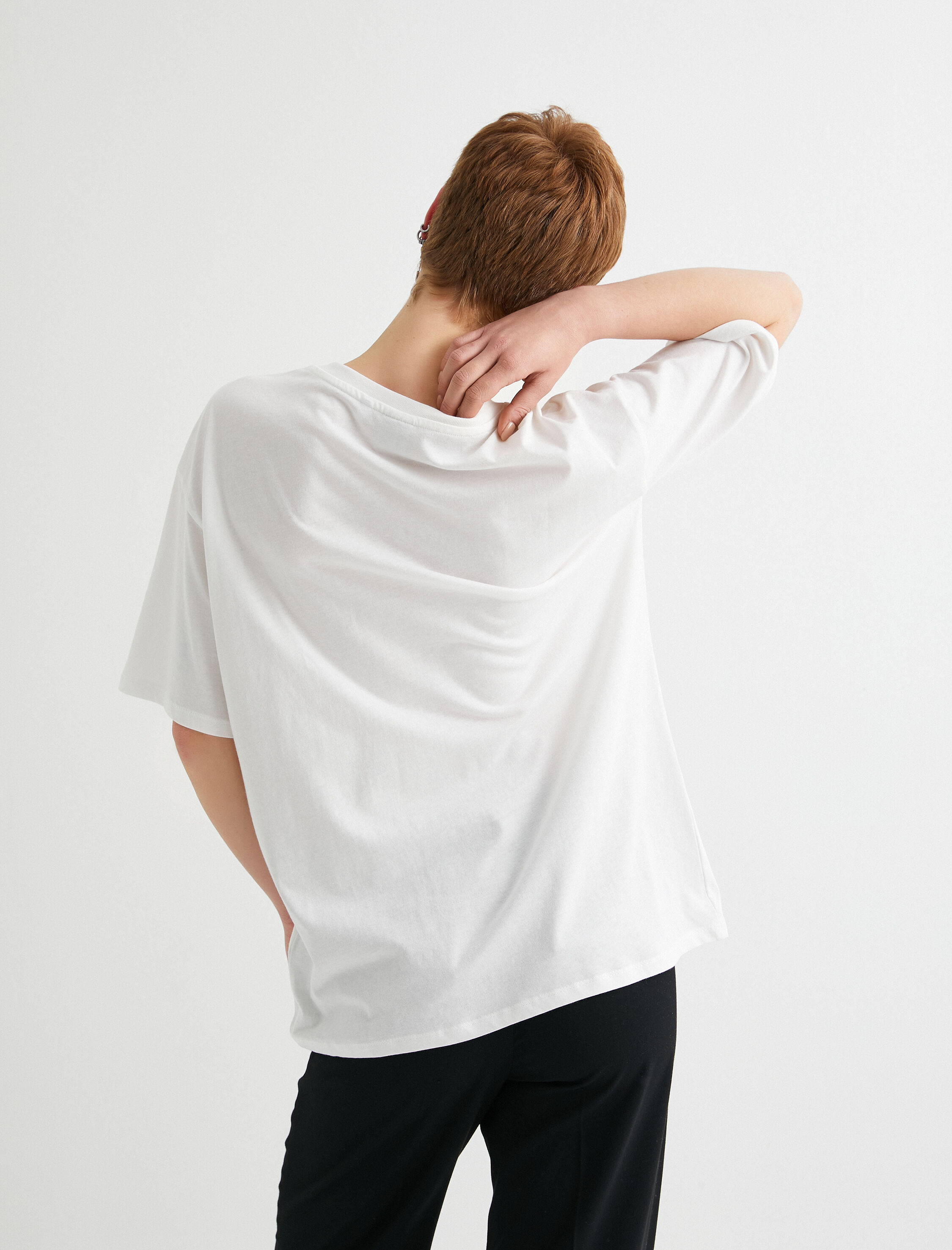   Snoopy Tişört Arkası Baskılı Kısa Kollu Bisiklet Yaka Pamuklu Lisanslı