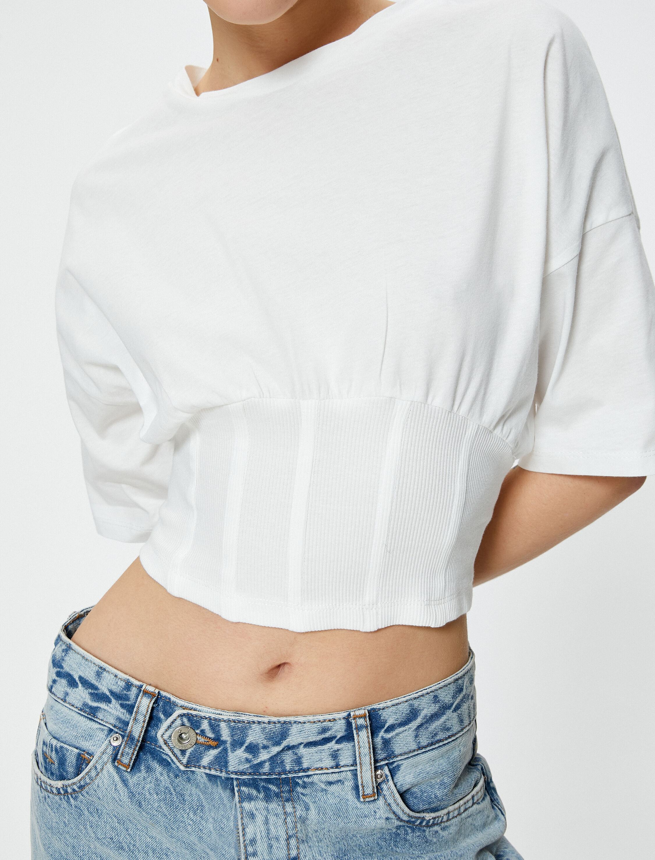   Crop Korse Detaylı Tişört Kısa Kollu Bisiklet Yaka Pamuklu