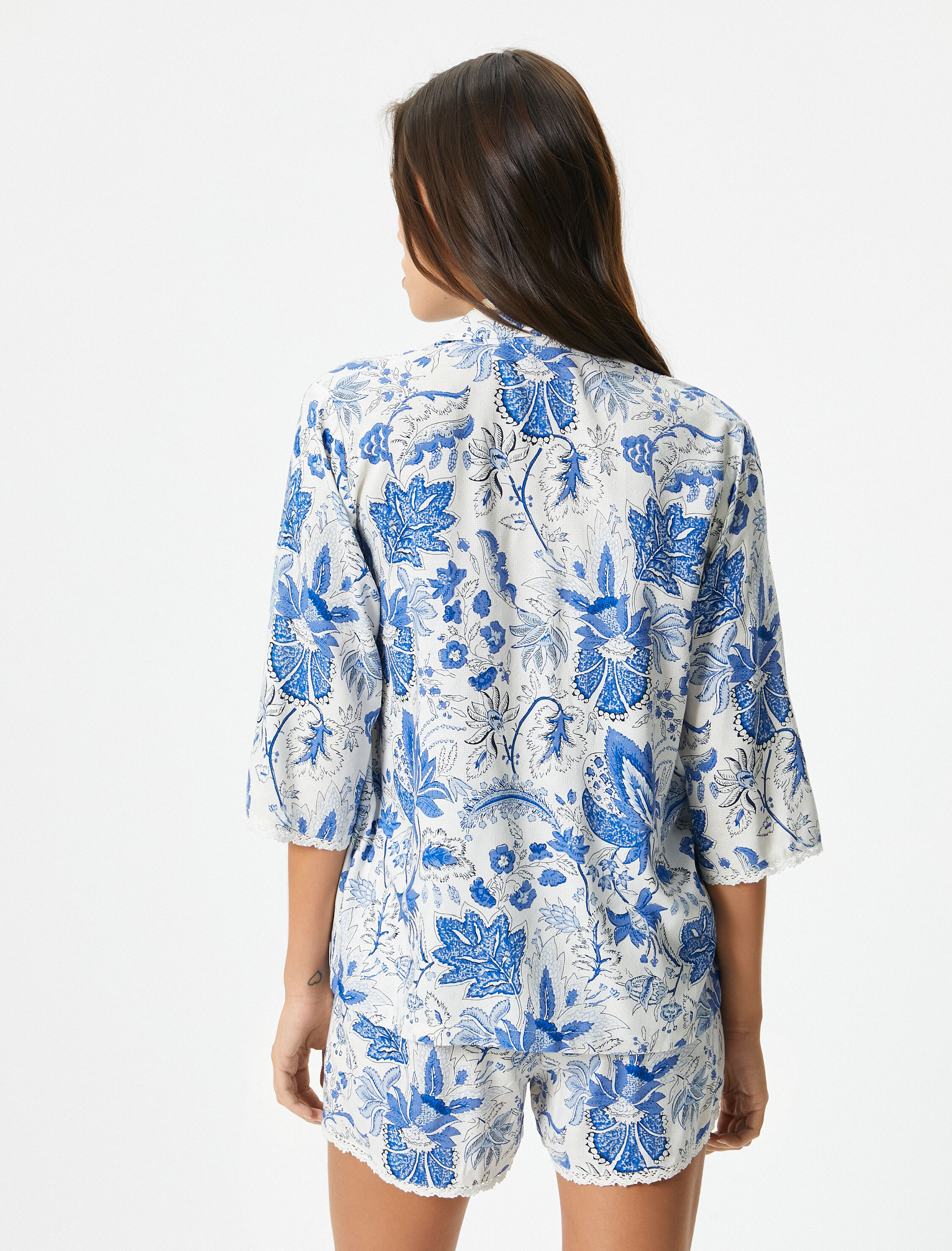   Gömlek Yaka Pijama Üstü Çiçekli Uzun Kollu Düğmeli Viskon