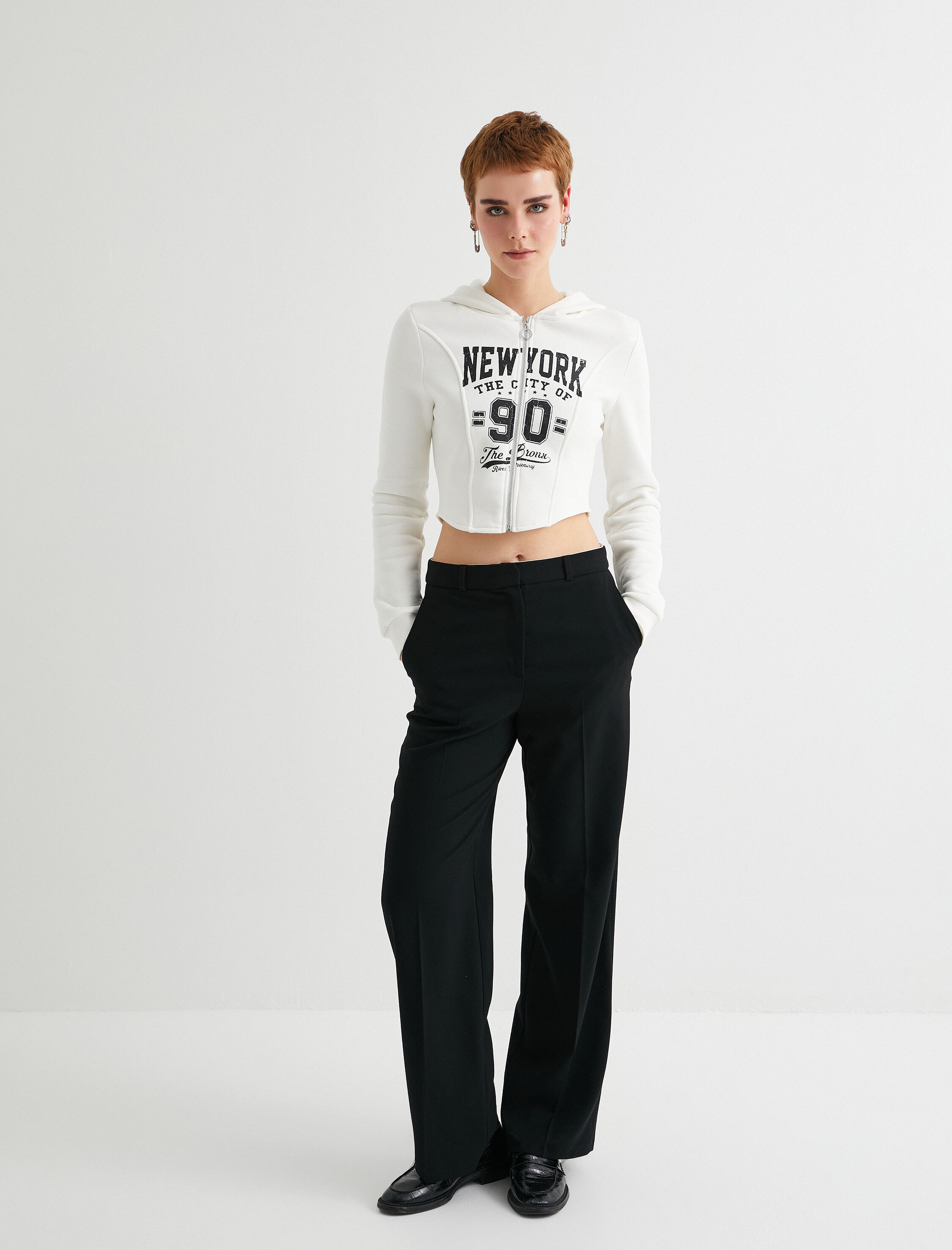   Şardonlu Crop Fermuarlı Kapüşonlu Sweatshirt Kolej Temalı Uzun Kollu Slim Fit