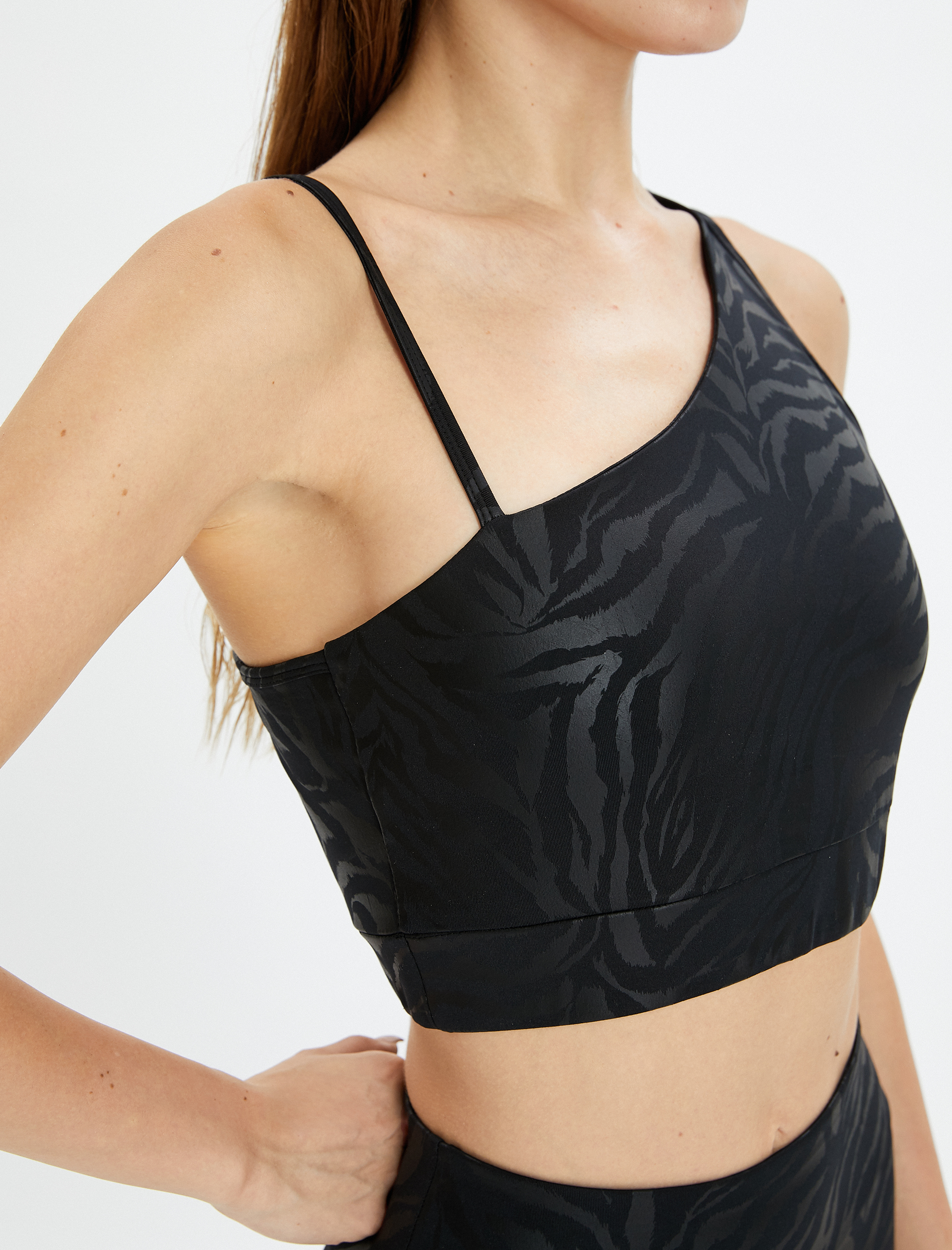   Tek Omuz Sporcu Sütyeni Zebra Desenli İnce Askı Detaylı Kaplı