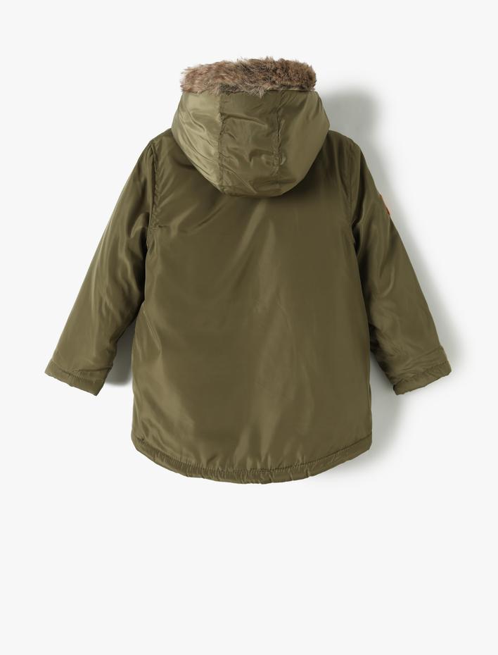 Erkek Çocuk Kapşonlu Mont İçi Suni Kürklü Fermuarlı Cep Detaylı