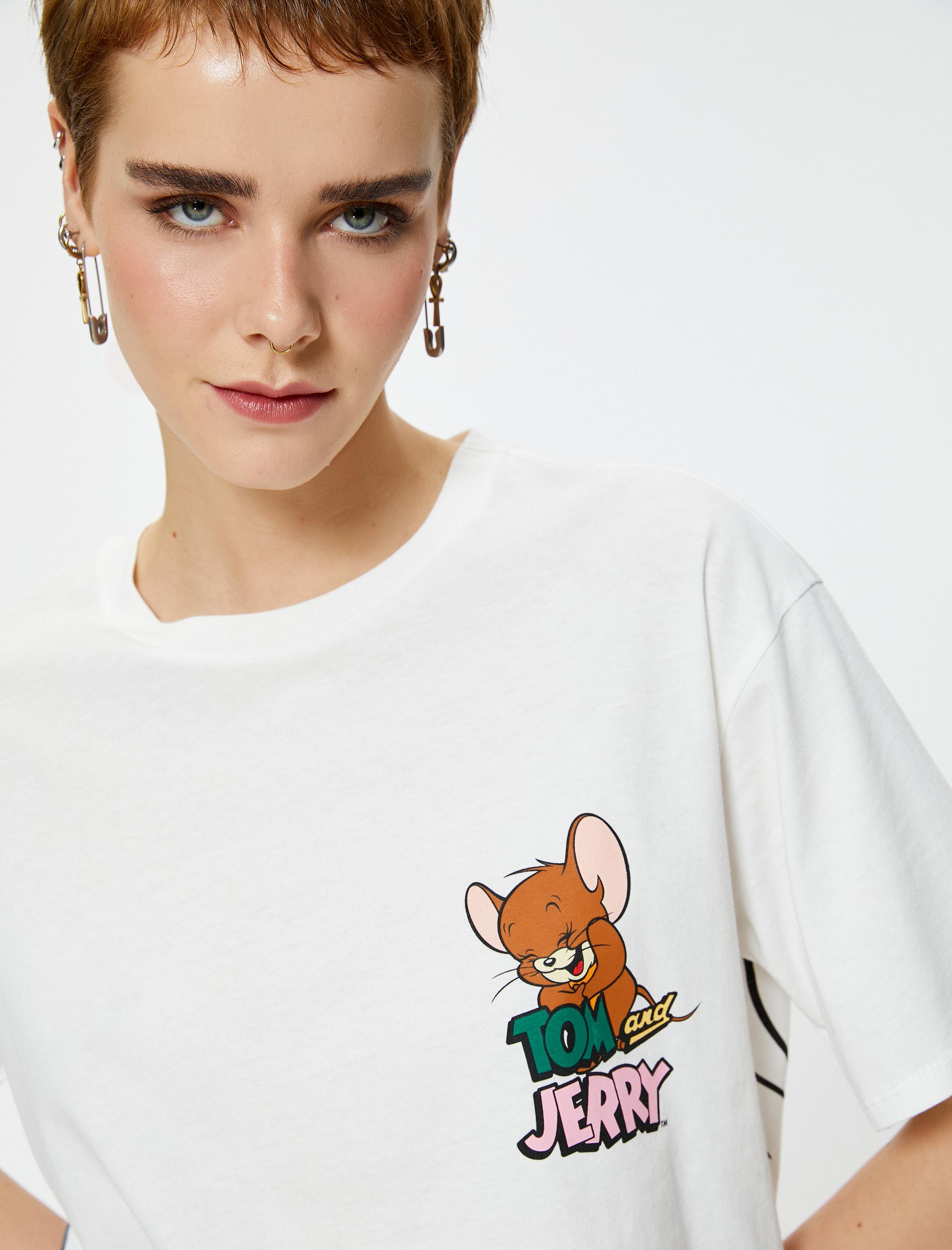   Tom ve Jerry Tişört Lisanslı Arkası Baskılı Kısa Kollu Bisiklet Yaka Pamuklu