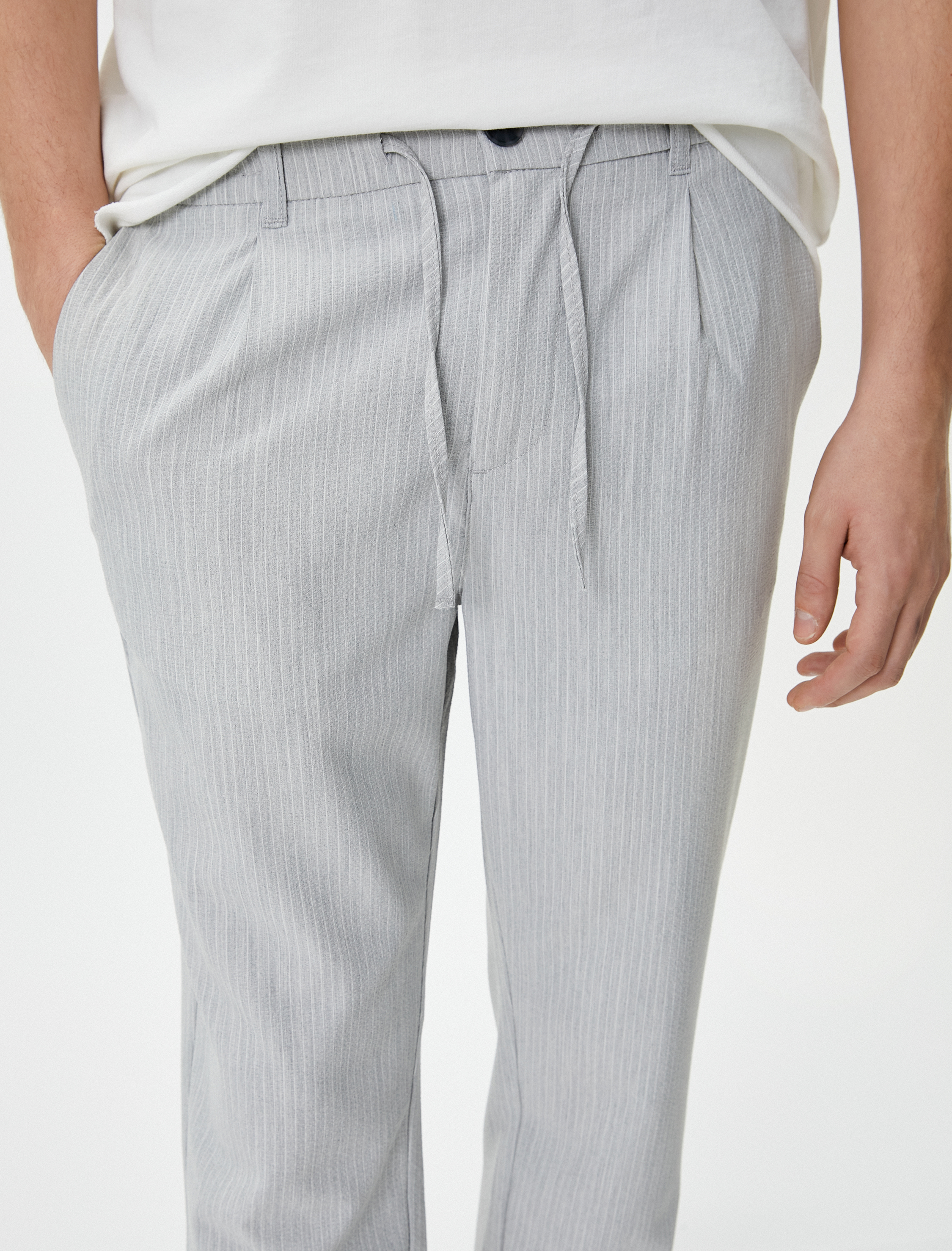   Kumaş Pantolon Beli Bağcıklı Dar Kesim Cep Detaylı