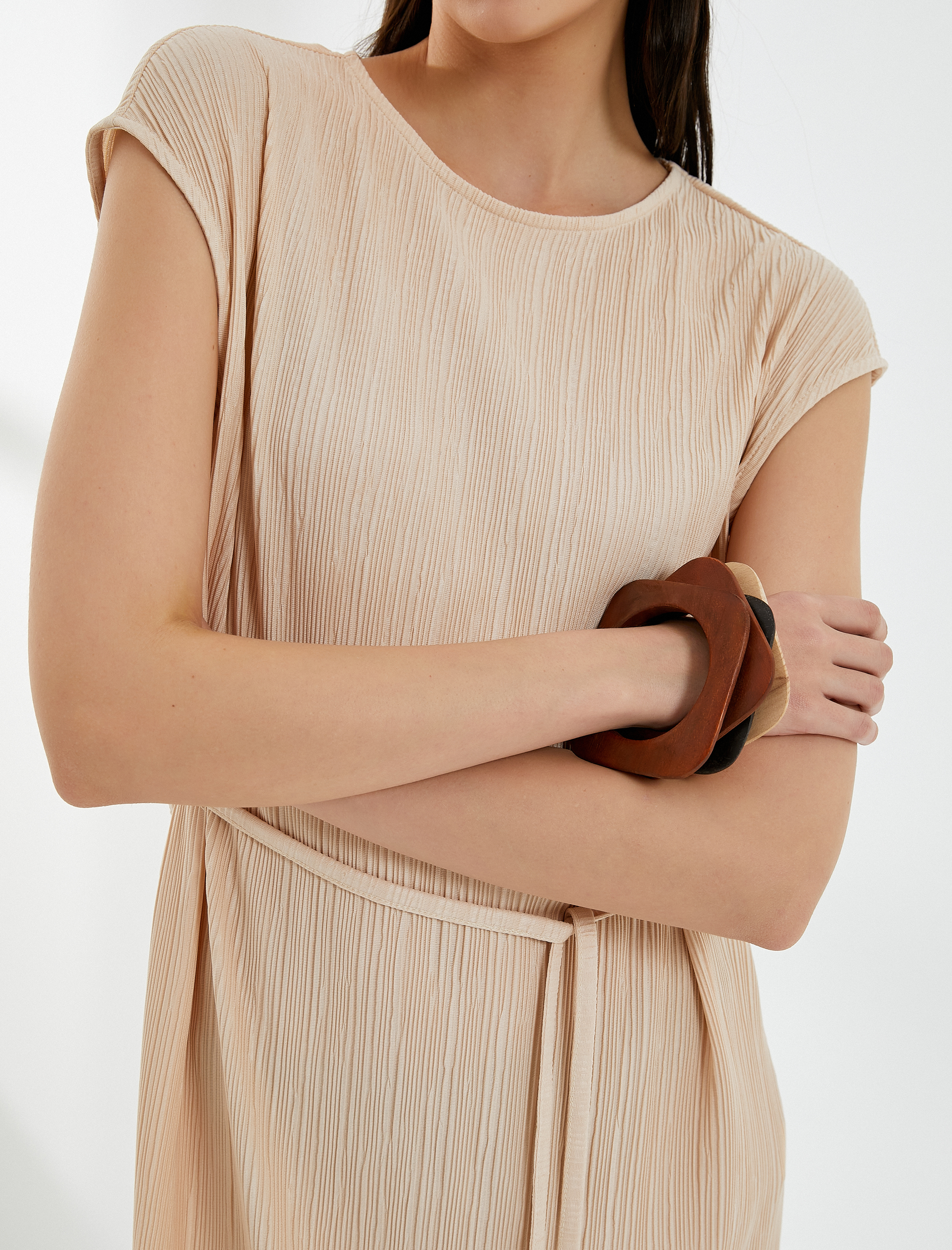   Midi Elbise Kolsuz Yırtmaç Detaylı Beli Kuşaklı Bisiklet Yaka