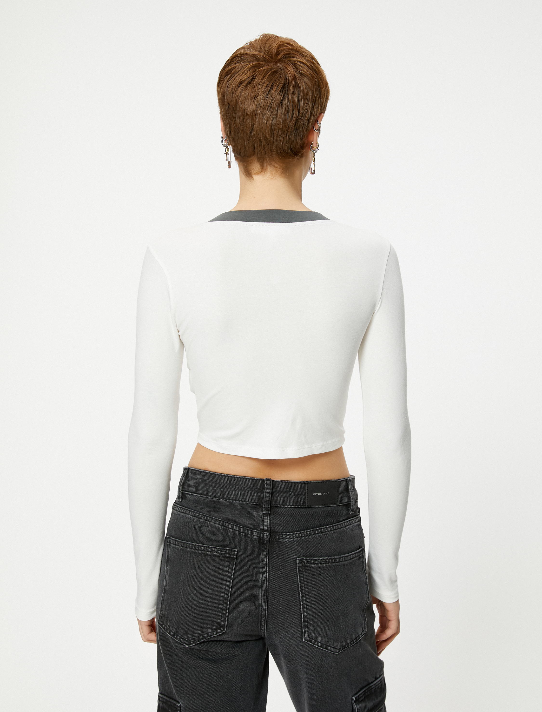 V Yaka Crop Tişört Uzun Kollu Renk Kontrastlı Baskılı Pamuklu