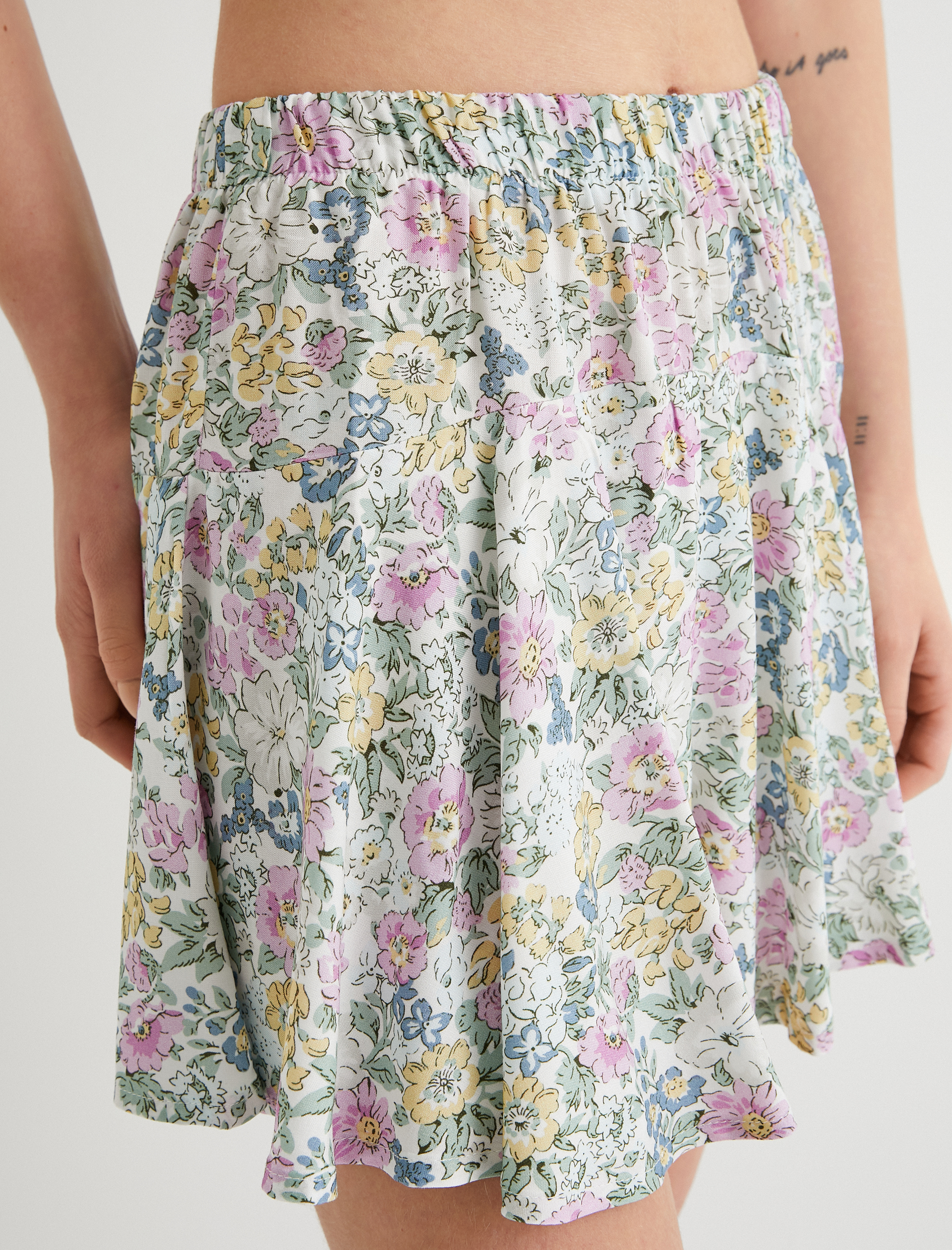   Şortlu Mini Etek Çiçekli Beli Lastikli Viskoz Kumaş