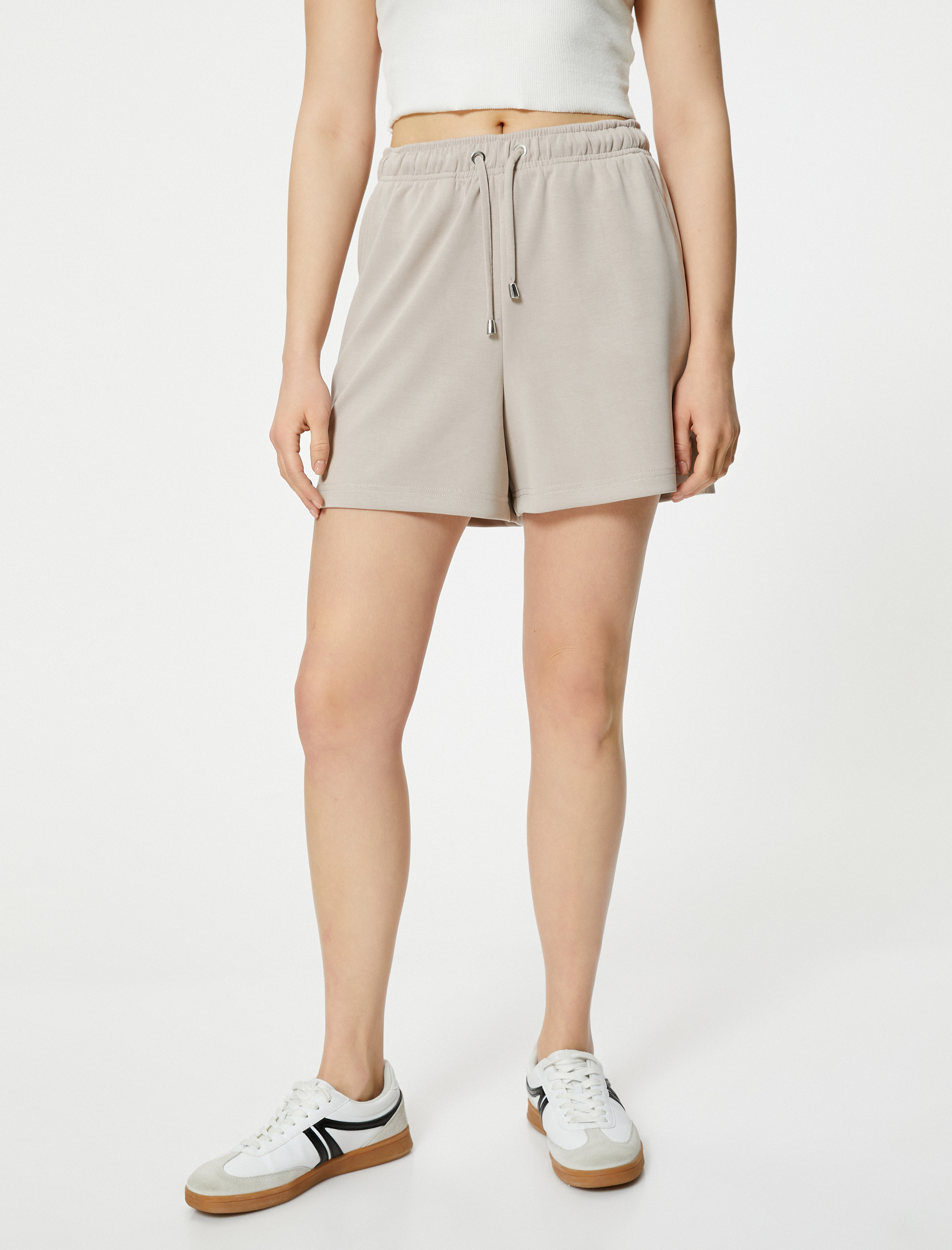 Beli Bağcıklı Şort Cep Detaylı Modal Karışımlı