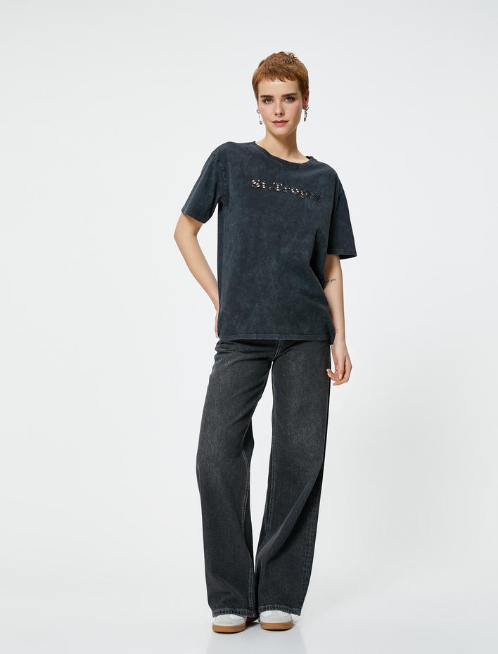  St. Tropez Tişört Pencere Detaylı Soluk Efektli Kısa Kollu Bisiklet Yaka Pamuklu