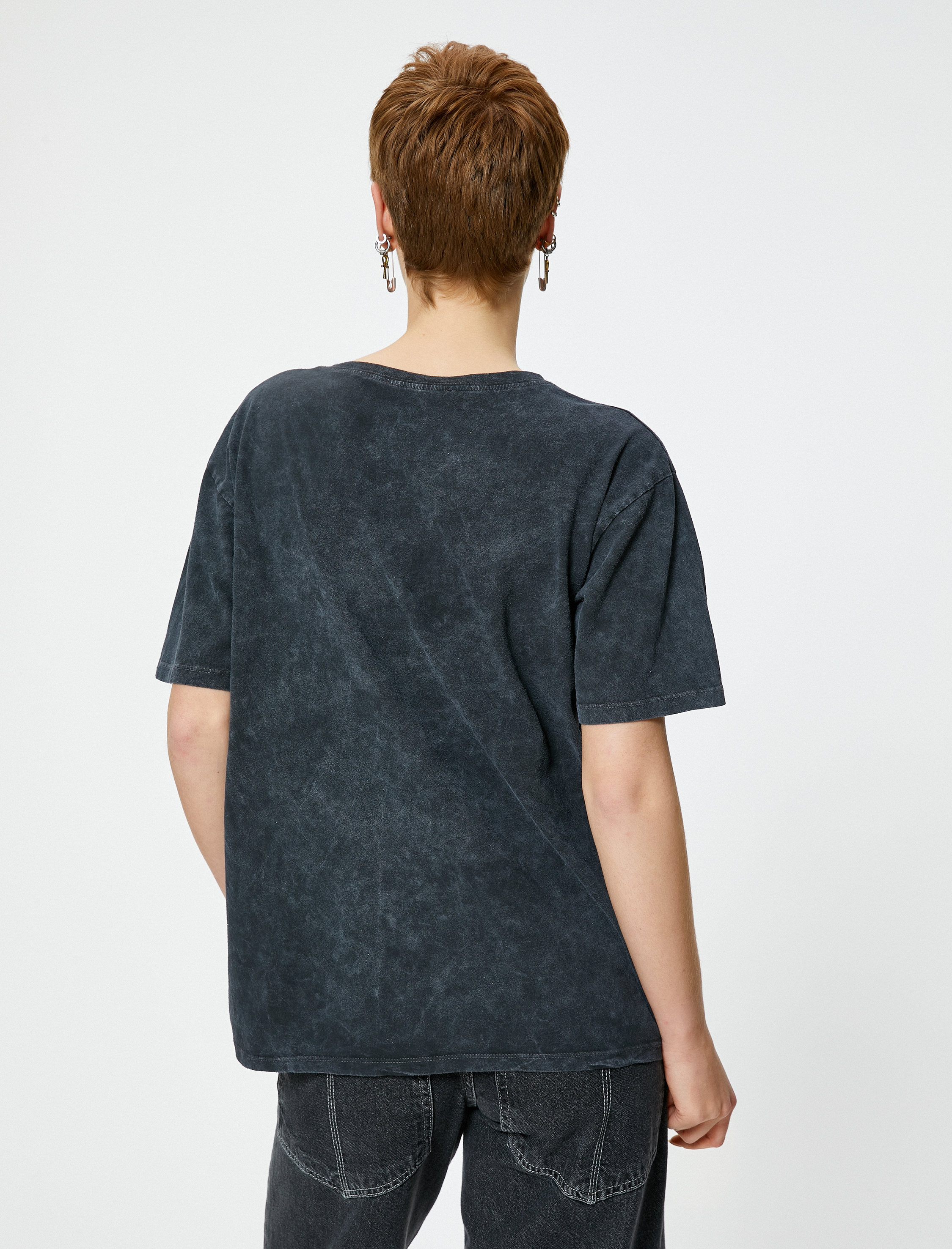   St. Tropez Tişört Pencere Detaylı Soluk Efektli Kısa Kollu Bisiklet Yaka Pamuklu