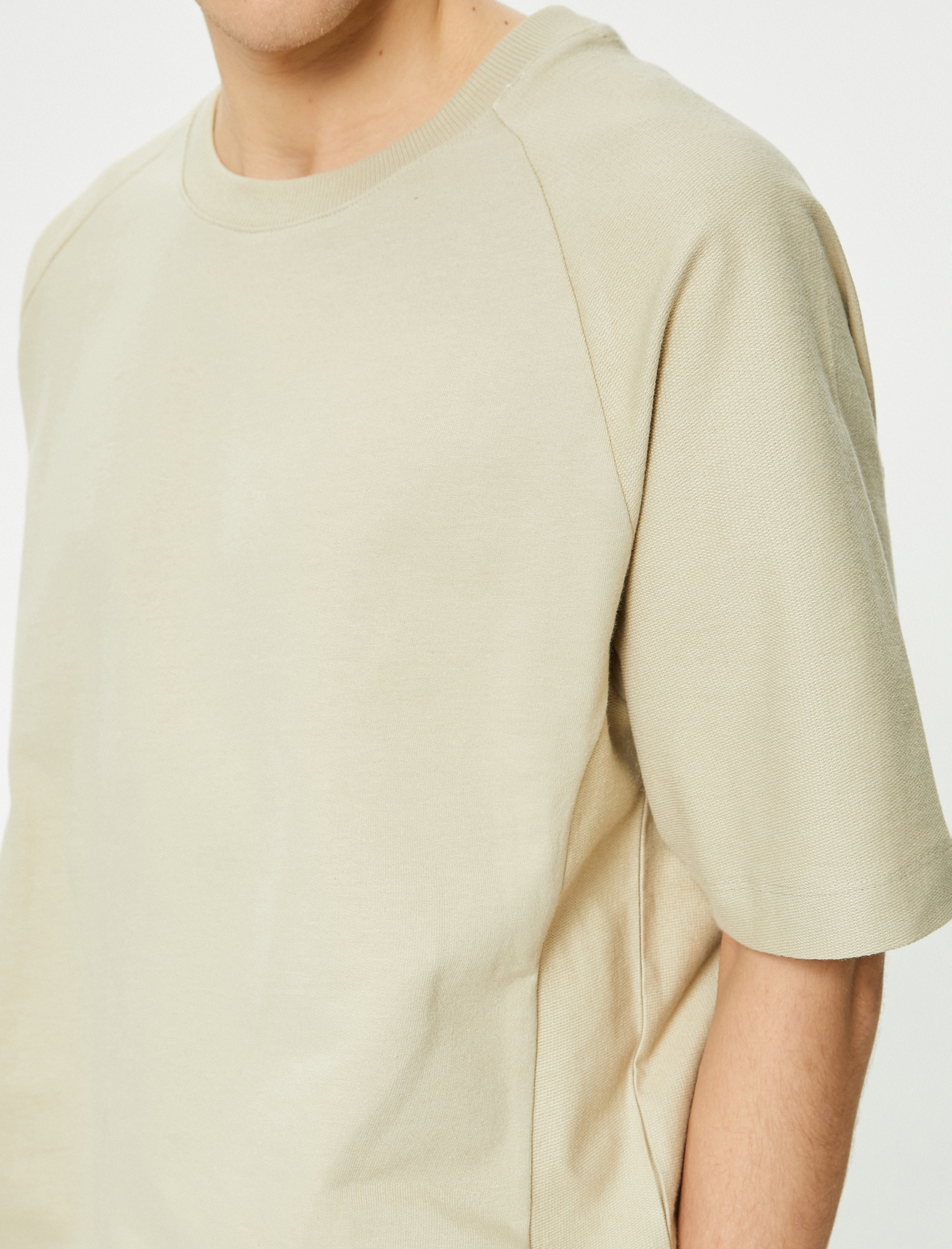   Bisiklet Yaka Tişört Dikiş Detaylı Düşük Omuzlu