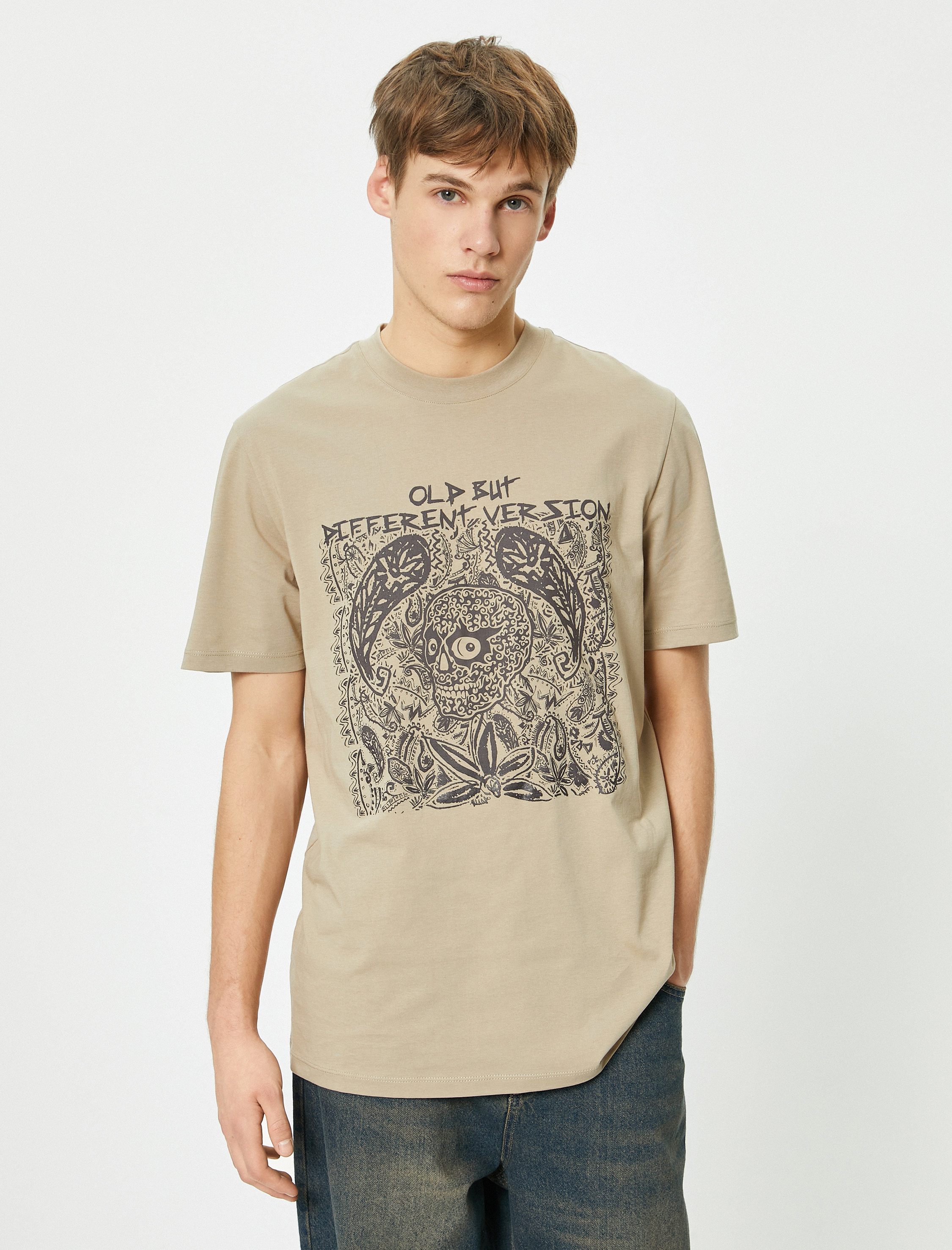   Bisiklet Yaka Kısa Kollu Regular Fit Kuru Kafa Baskılı Tişört