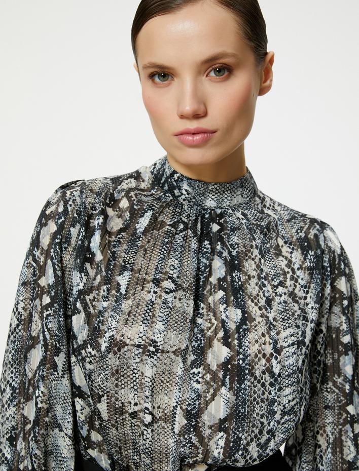  Şifon Bluz Yılan Derisi Görünümlü Balon Kollu Dik Yaka