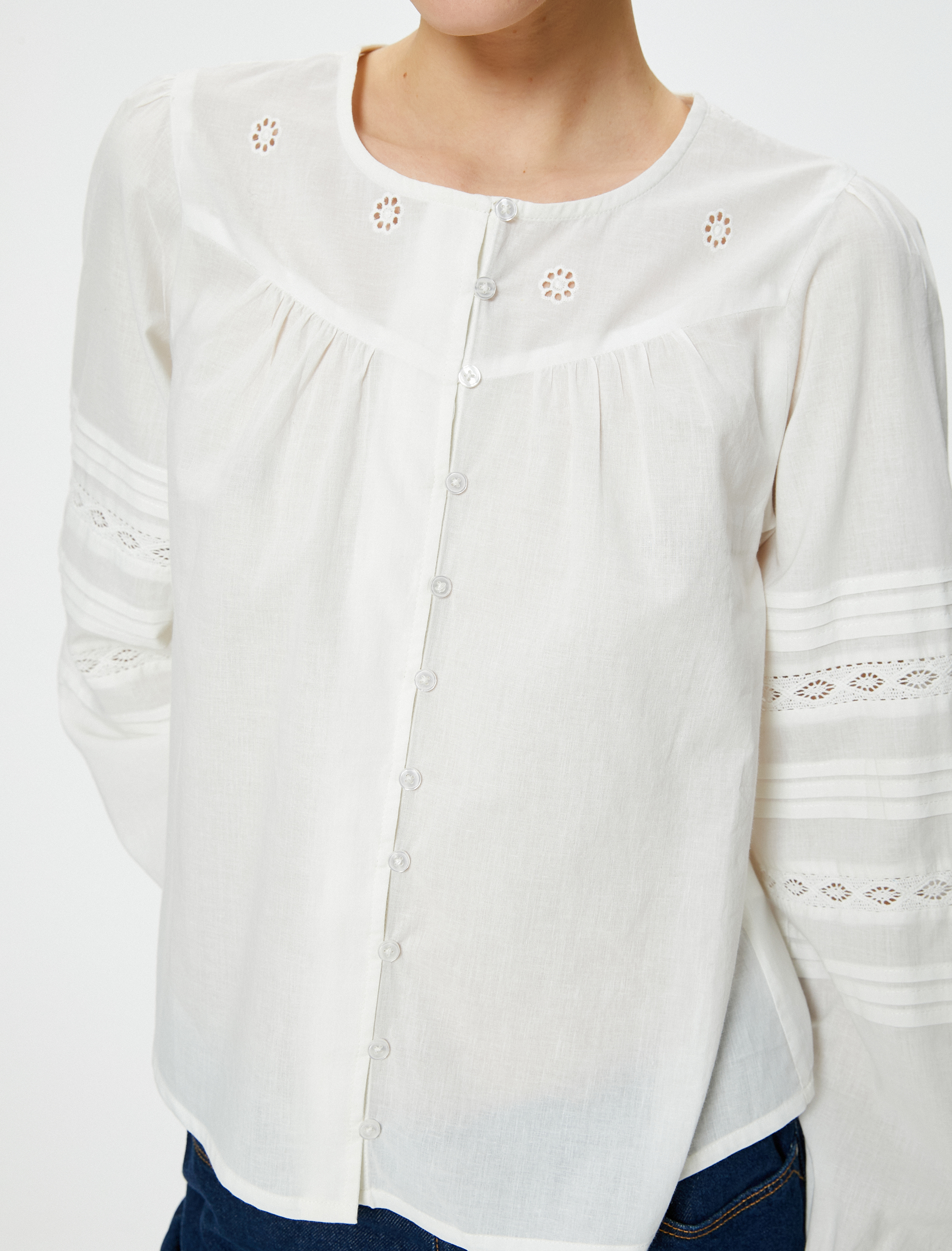   Yuvarlak Yaka Gömlek Fisto Detaylı Düğmeli Uzun Kollu Pamuklu