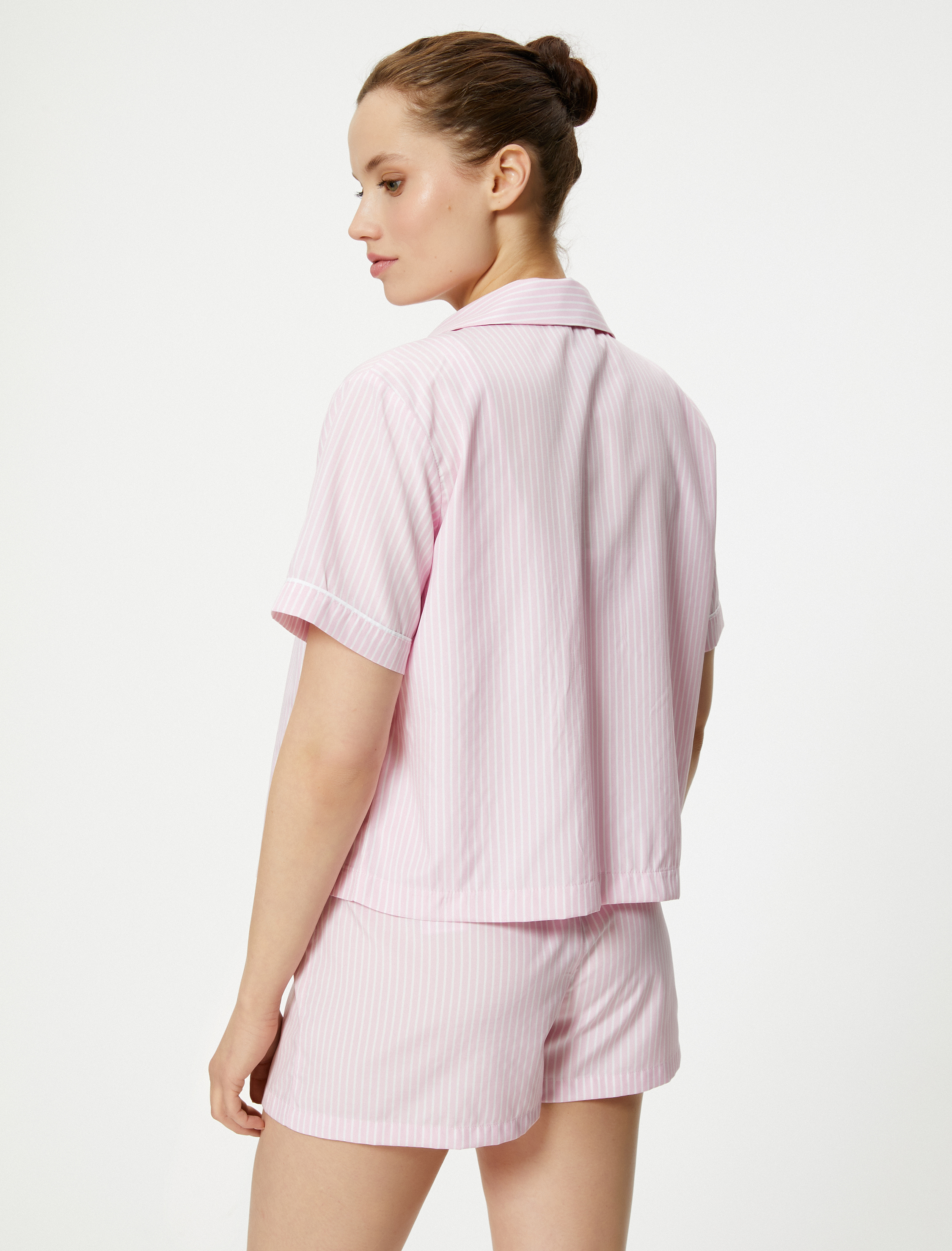   Gömlek Yaka Pijama Üstü Kısa Kollu Cepli Düğmeli