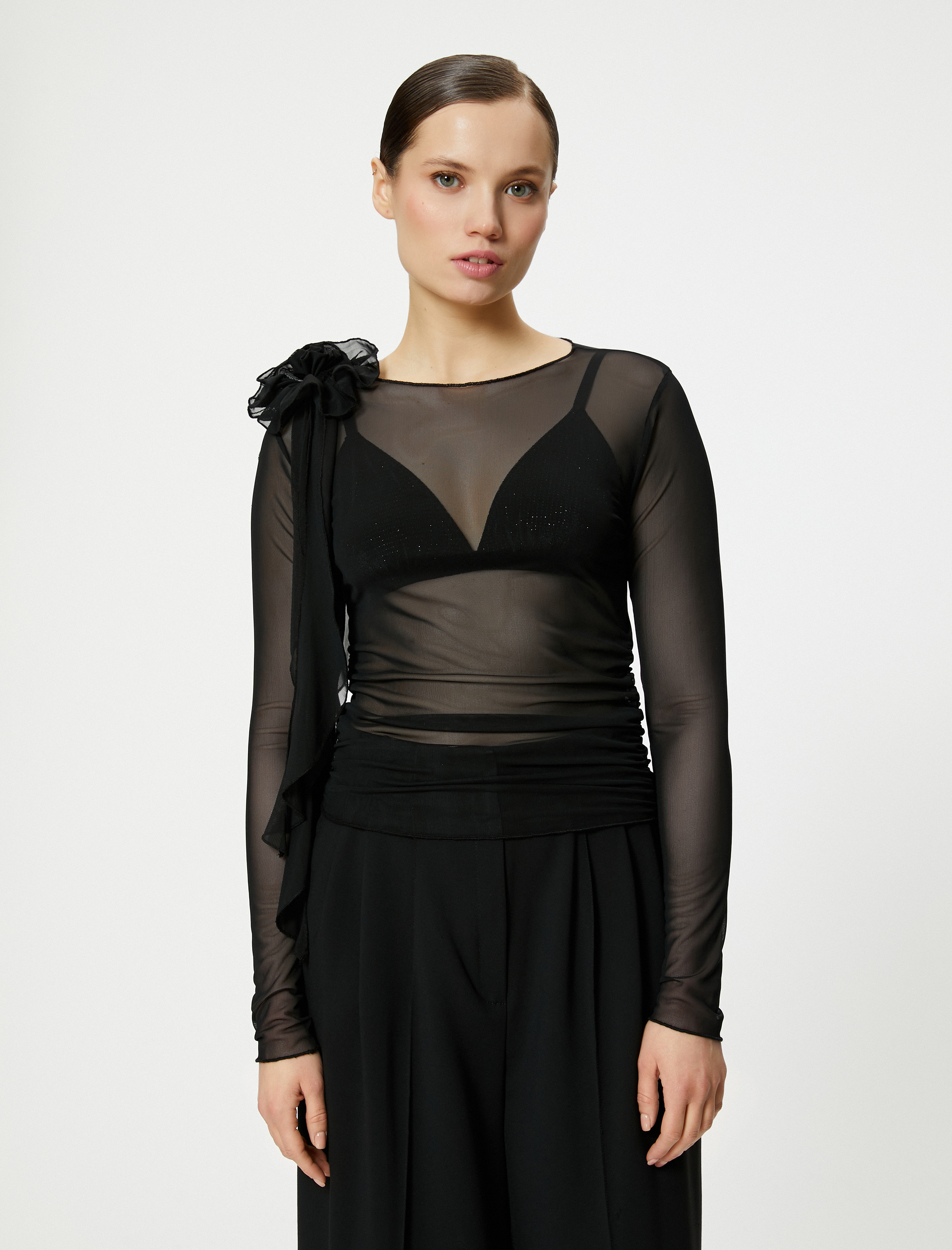   Transparan Bluz Çiçek Aplike Detaylı Uzun Kollu