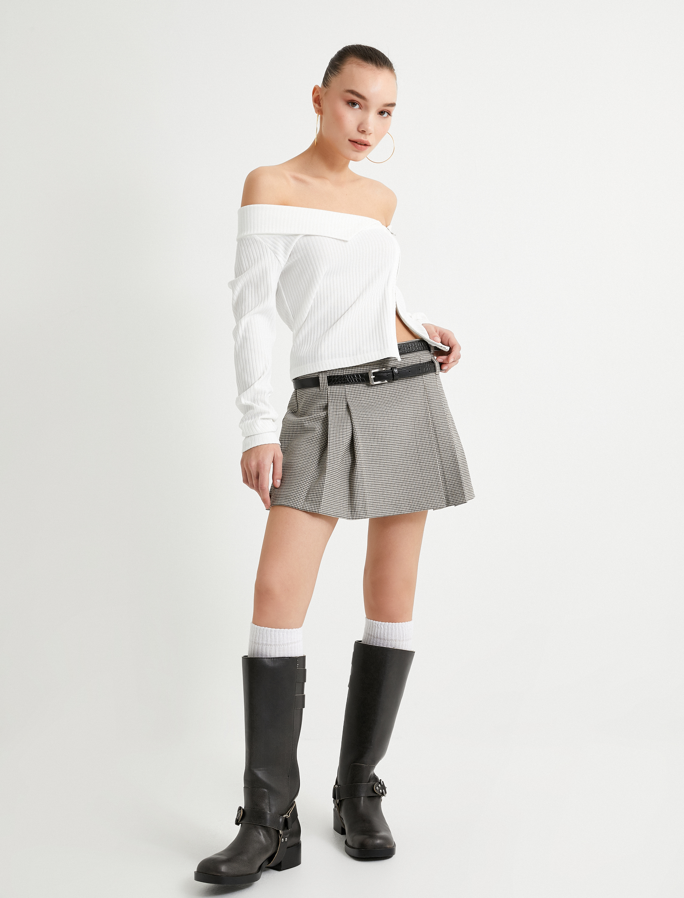   Mini Şort Etek Pileli Kemer Detaylı