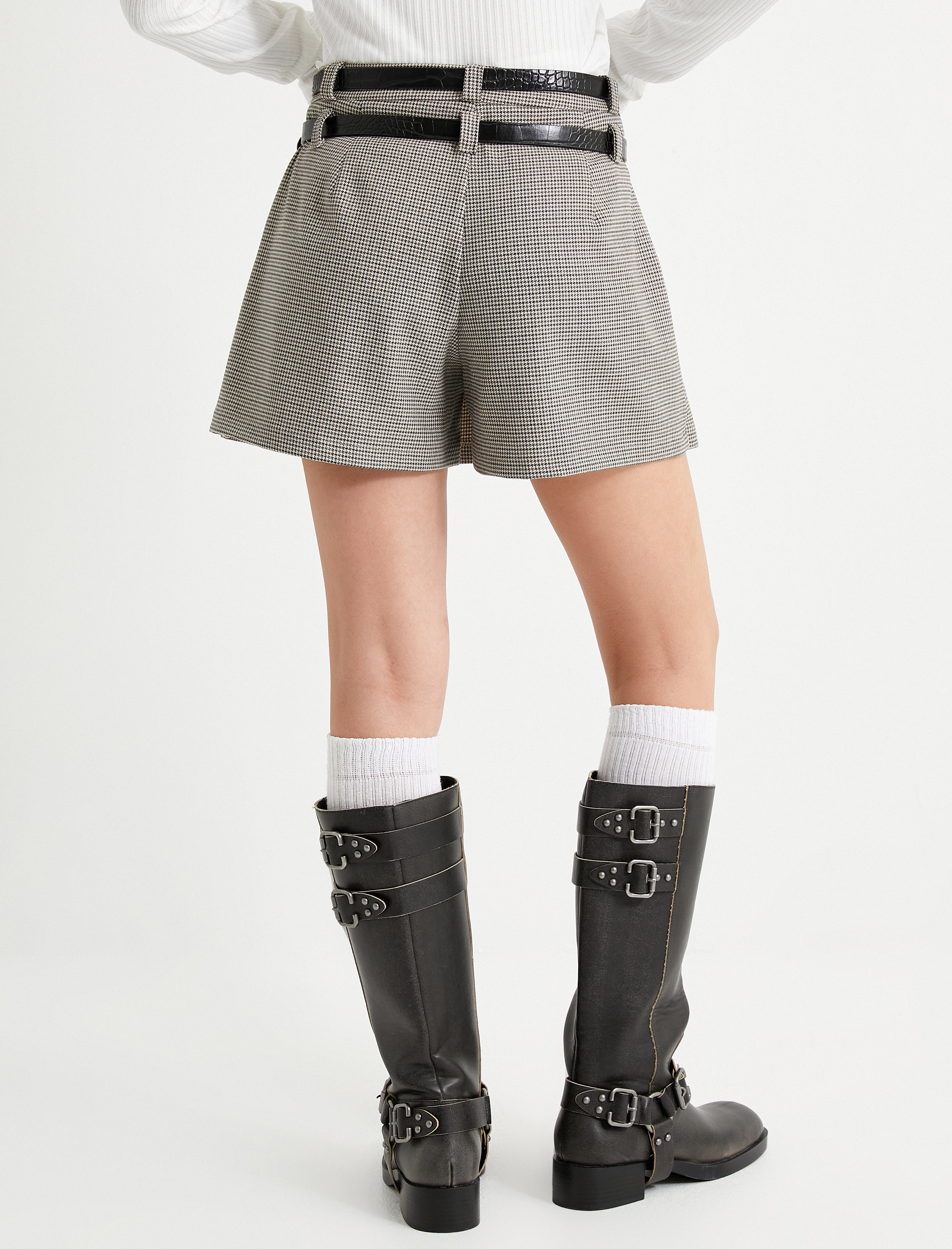   Mini Şort Etek Pileli Kemer Detaylı