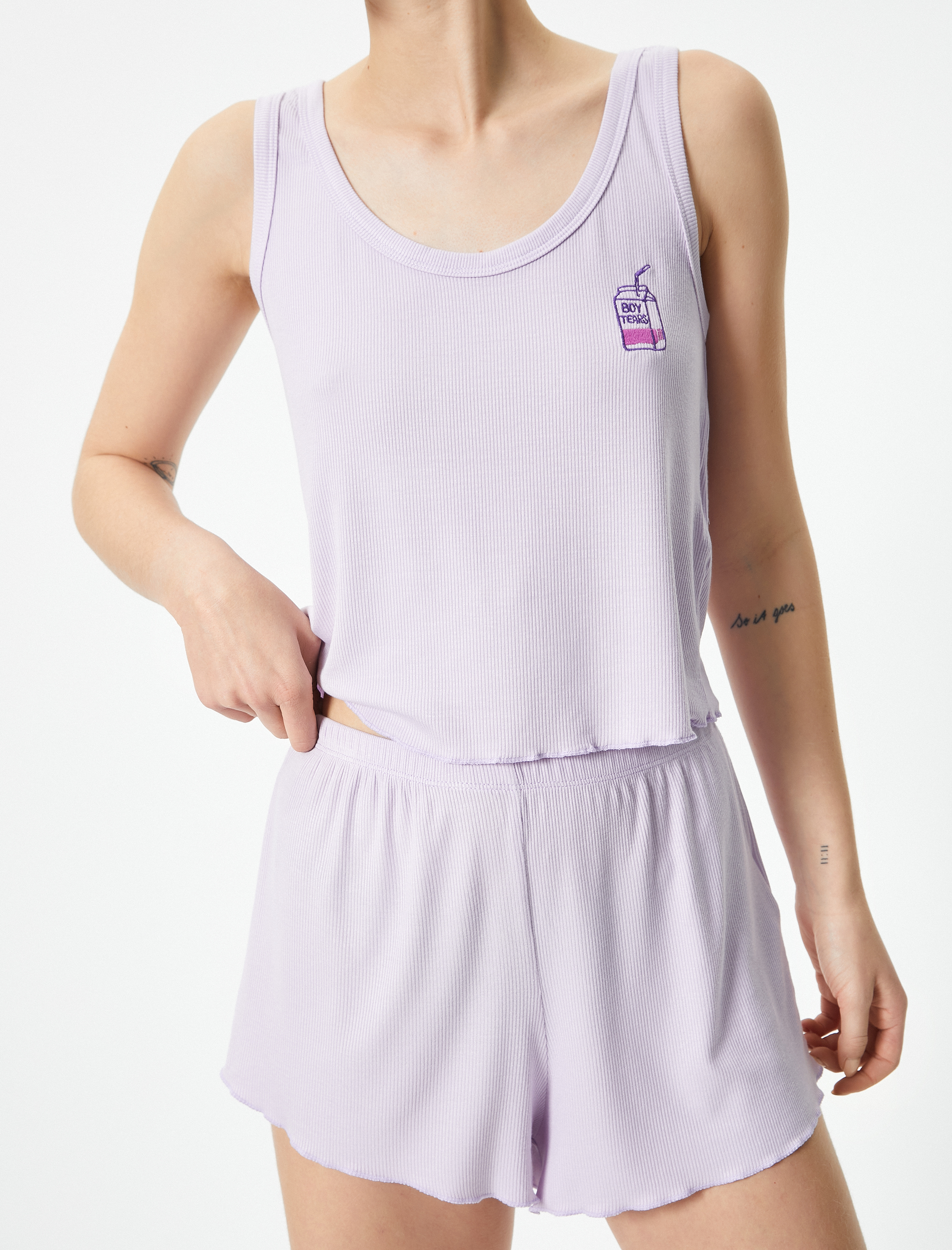   Şortlu Pijama Takımı Kalın Askılı Fitilli Viskon