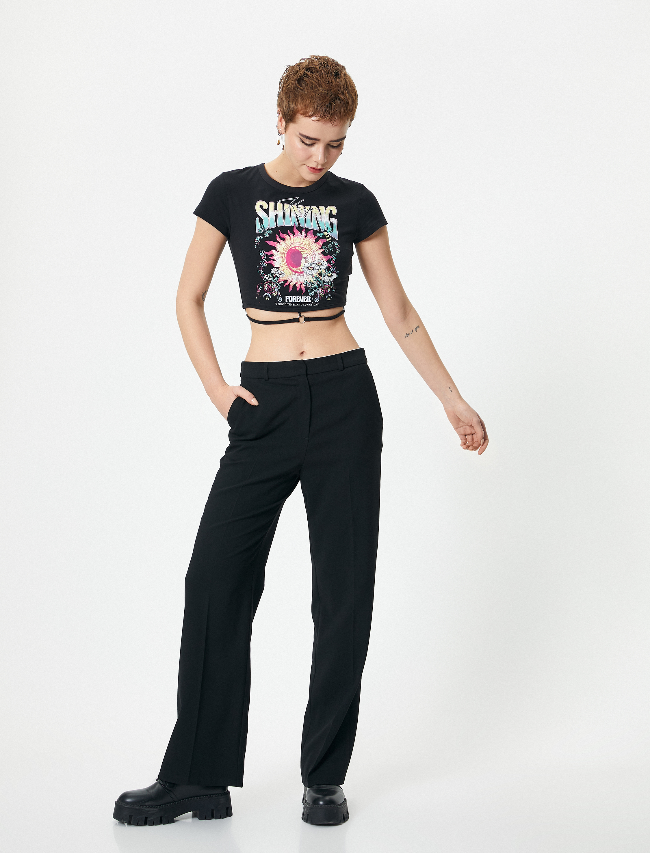   Crop Baskılı Tişört Bağlama Detaylı Kısa Kollu Bisiklet Yaka Pamuklu